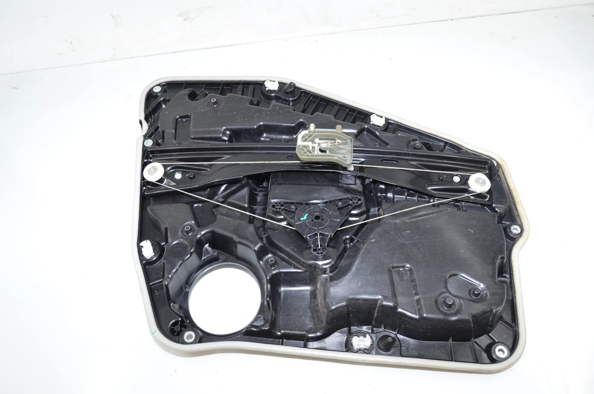Rear Left Door Window Regulator – OEM 7486431 · BMW iX3 (G08) BMW iX3 (G08) Electric (286 HP) 2022 – 3