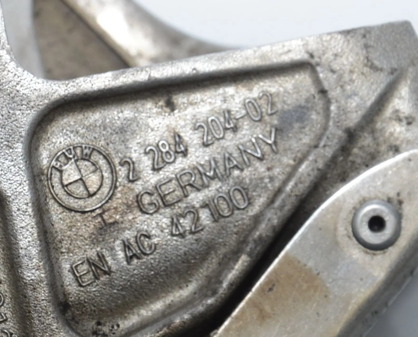 Right Side Engine Bracket – OEM 2284204 · BMW 4 Coupe (F32, F82) BMW 4 Coupe (F32, F82) M4 2014 – 5