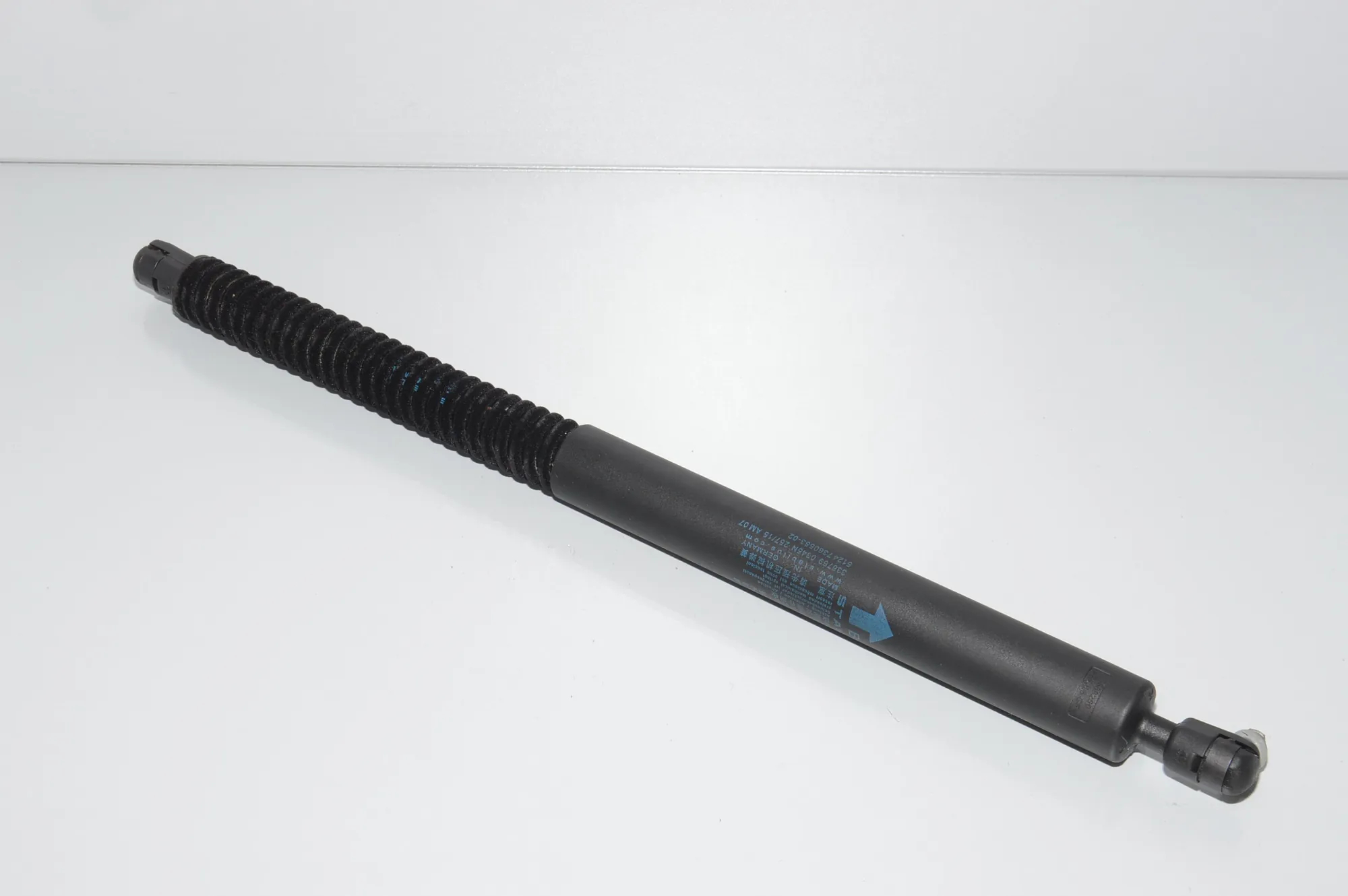 Right Side Tailgate Gas Strut – OEM 7360583 · BMW 6 Gran Coupe (F06) 640 d xDrive 2015