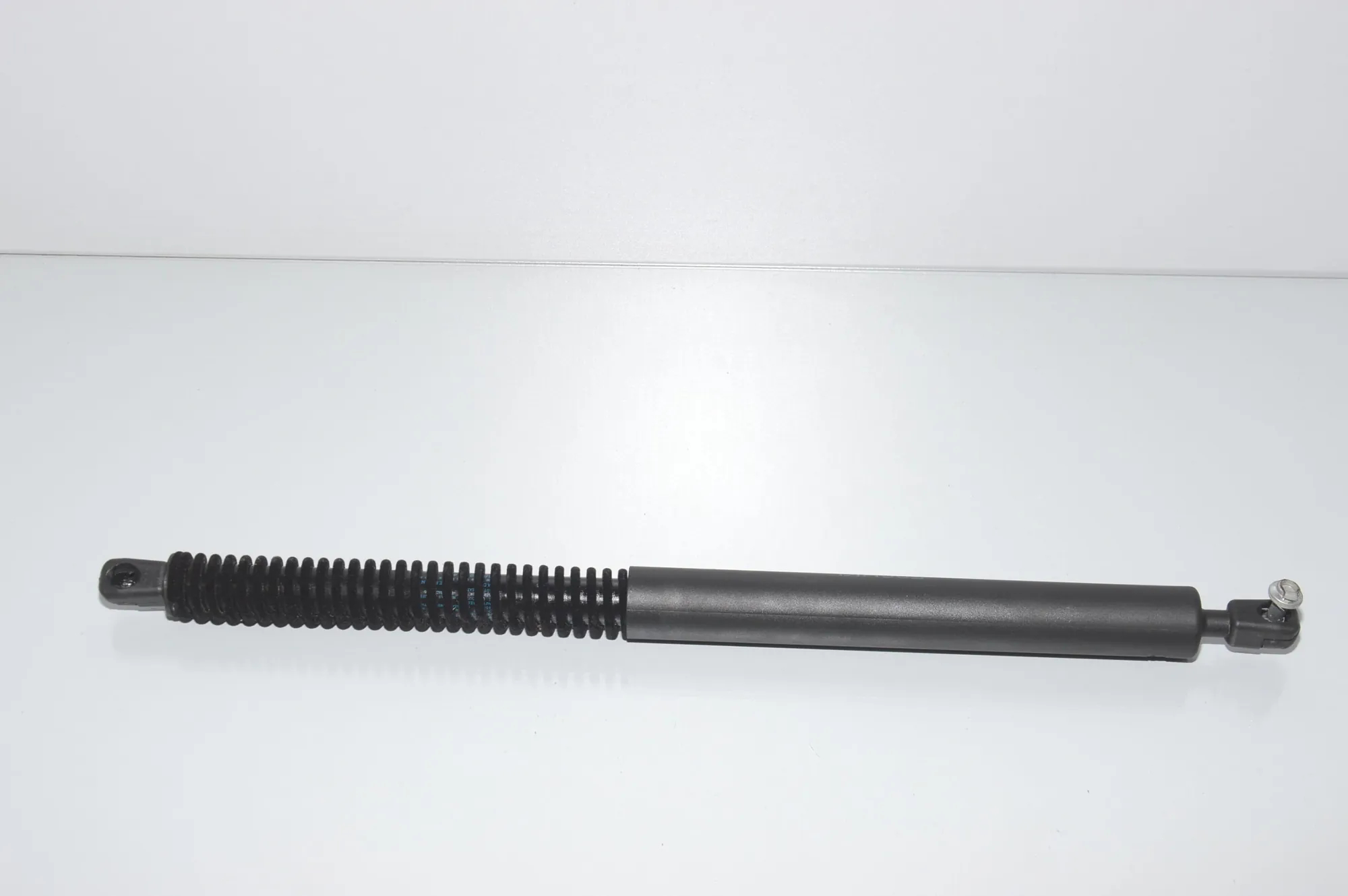 Right Side Tailgate Gas Strut – OEM 7360583 · BMW 6 Gran Coupe (F06) 640 d xDrive 2015 – 2