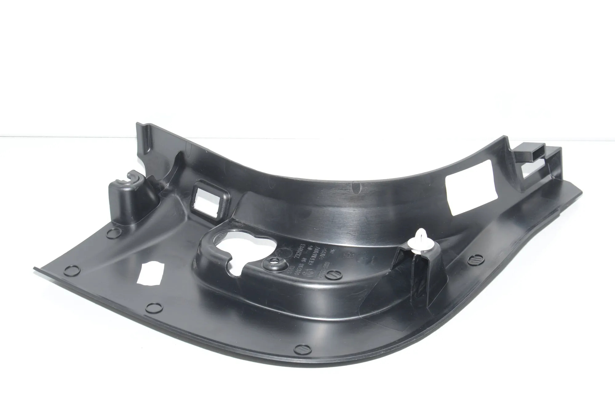 Front Left Interior Step Trim – OEM 7328013 · BMW 6 Gran Coupe (F06) 640 d xDrive 2015 – 3