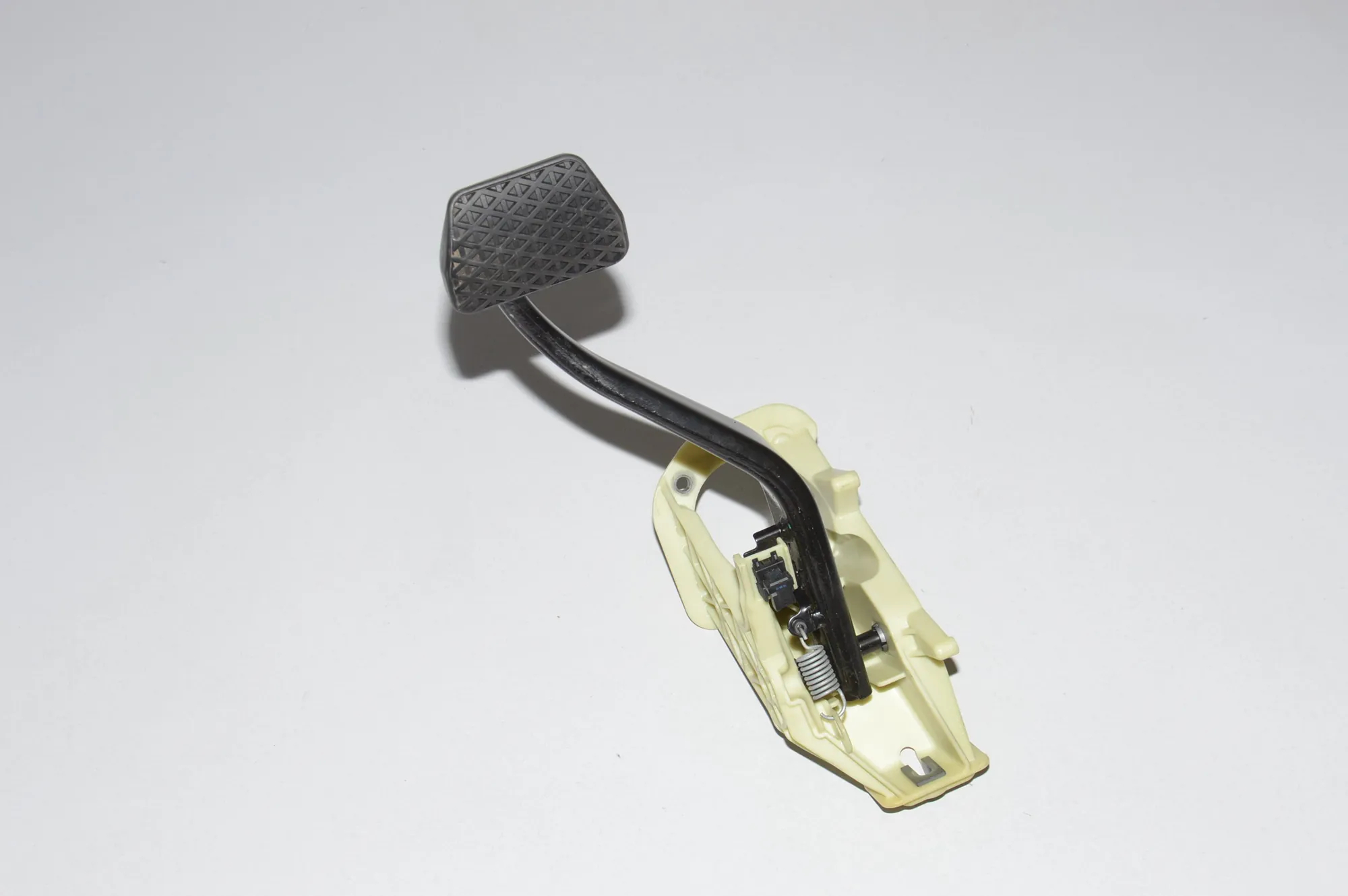 Brake Pedal – OEM 6782665 · BMW 6 Gran Coupe (F06) 640 d xDrive 2015 – 2