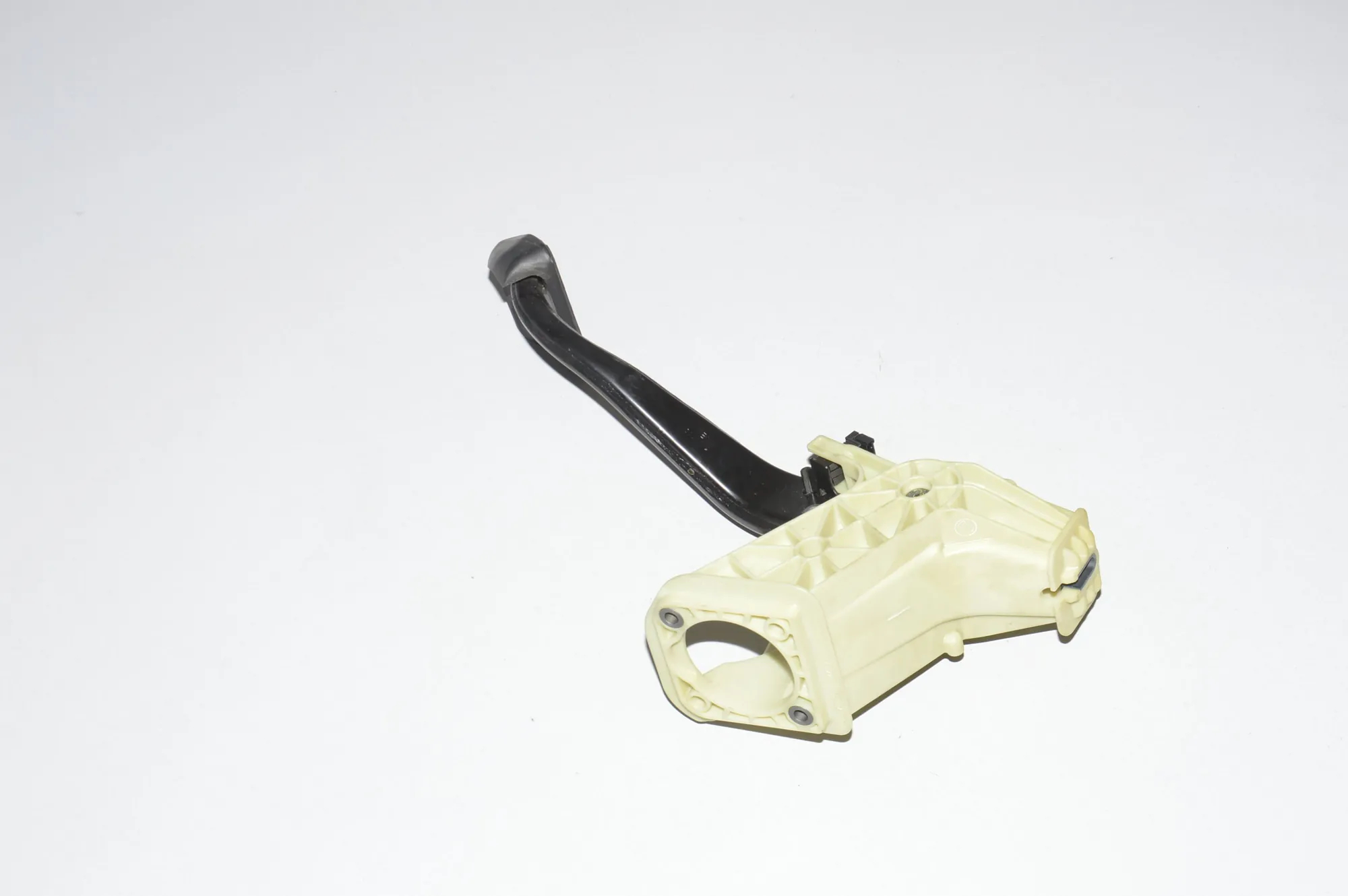 Brake Pedal – OEM 6782665 · BMW 6 Gran Coupe (F06) 640 d xDrive 2015 – 4