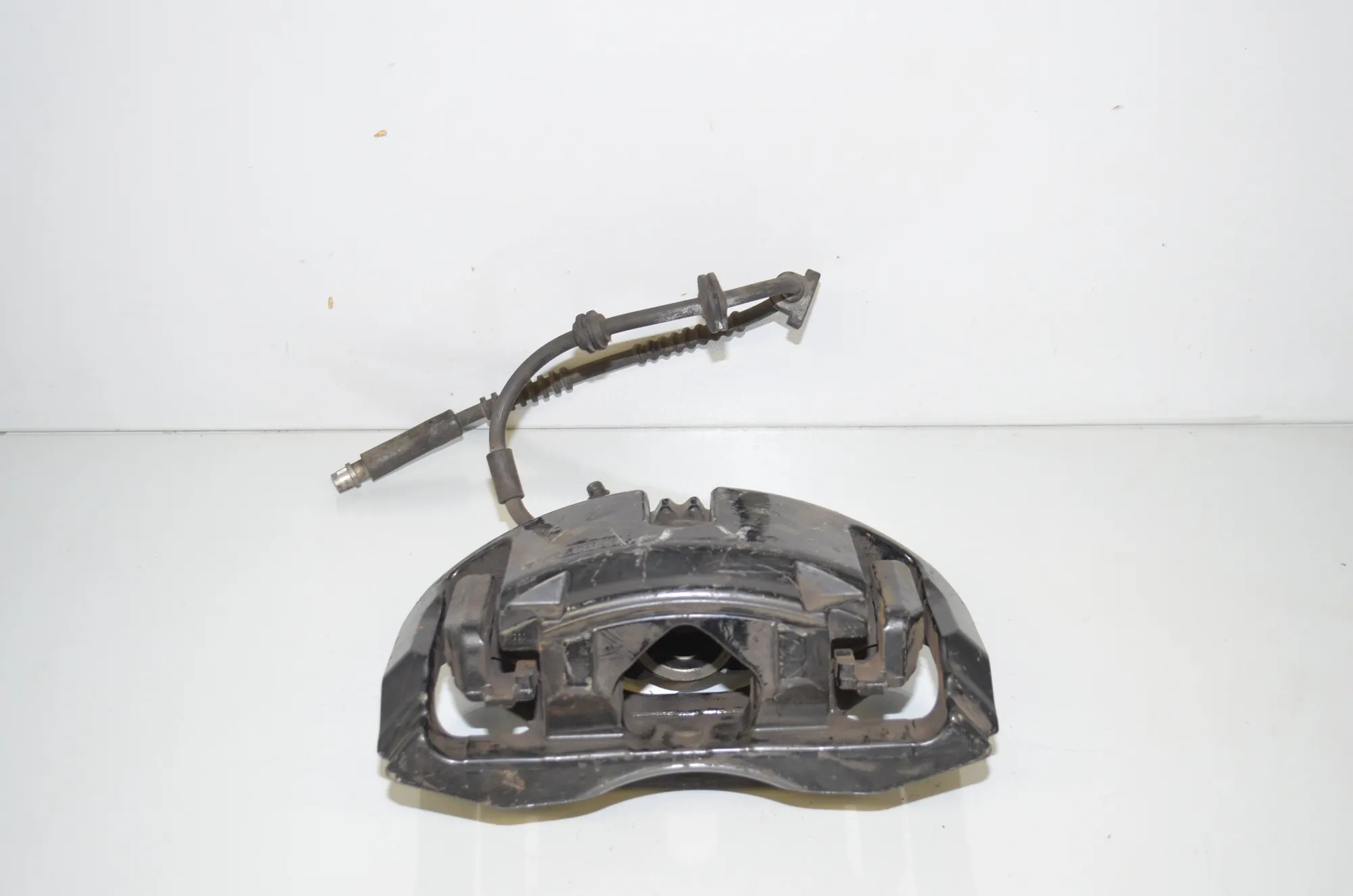 Front Left Brake Caliper – OEM 34117846701 · BMW 6 Gran Coupe (F06) 640 d xDrive 2015