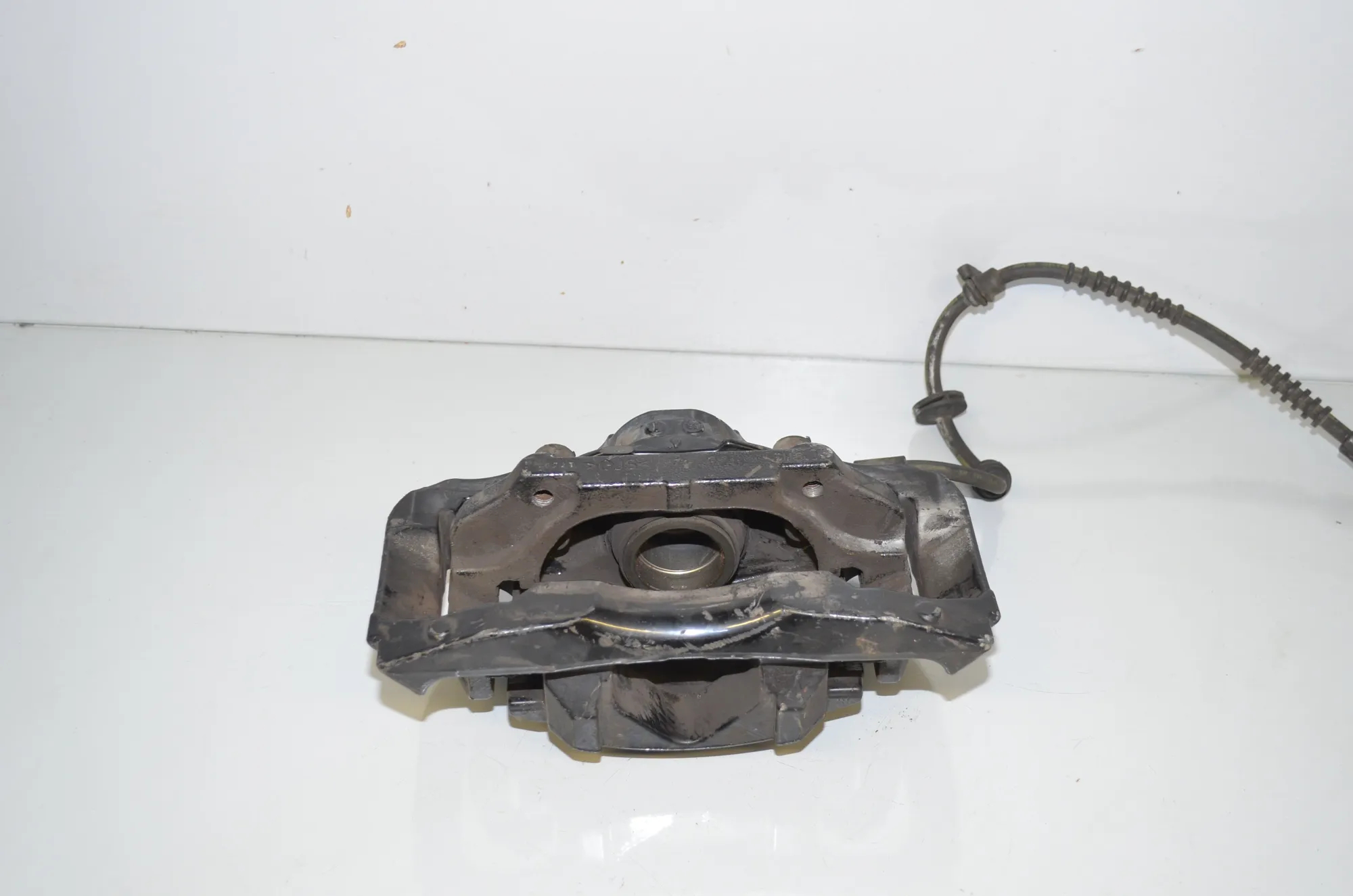 Front Left Brake Caliper – OEM 34117846701 · BMW 6 Gran Coupe (F06) 640 d xDrive 2015 – 3