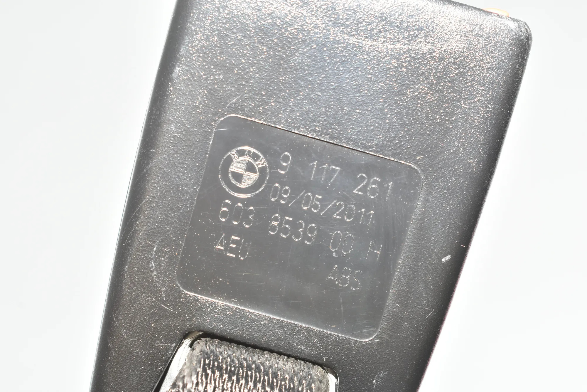 Rear Left Seat Buckle – OEM 72119117261 · BMW 1 (E81) 123 d 2011 – 4