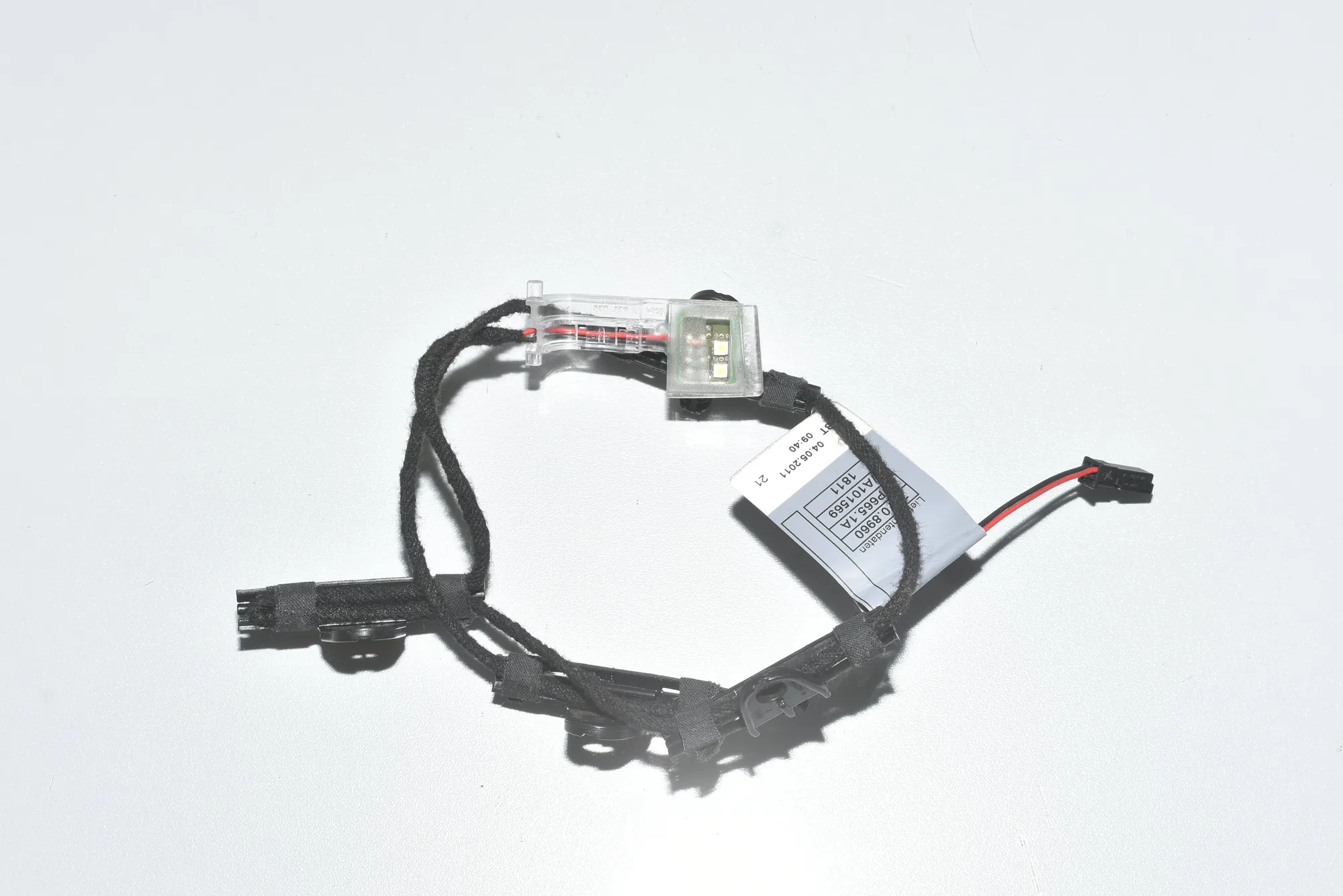 Front Right Door Handle Light – OEM 63317184362 · BMW 1 (E81) 123 d 2011