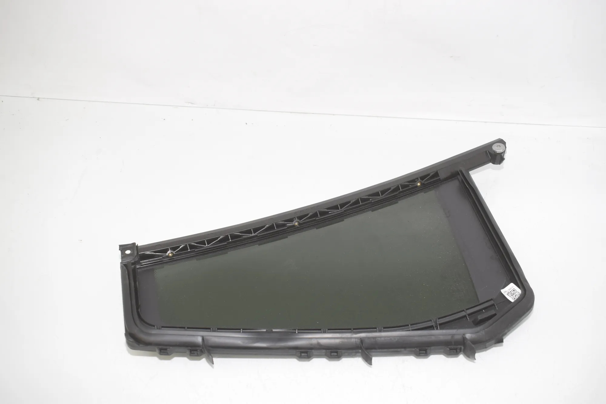 Rear Left Quarter Window – OEM 7410055 · BMW iX3 (G08) BMW iX3 (G08) Electric (286 HP) 2020 – 2