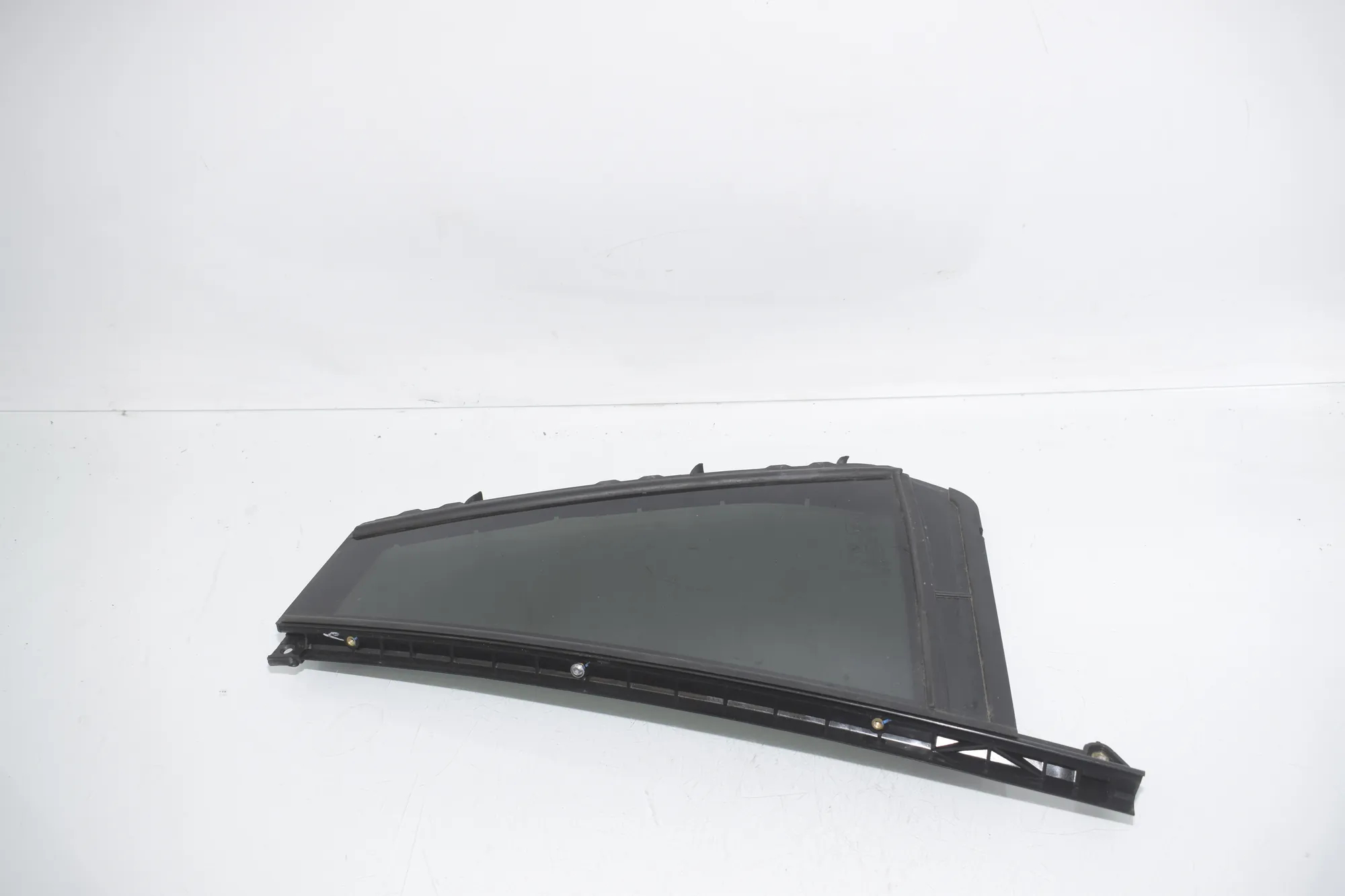Rear Left Quarter Window – OEM 7410055 · BMW iX3 (G08) BMW iX3 (G08) Electric (286 HP) 2020