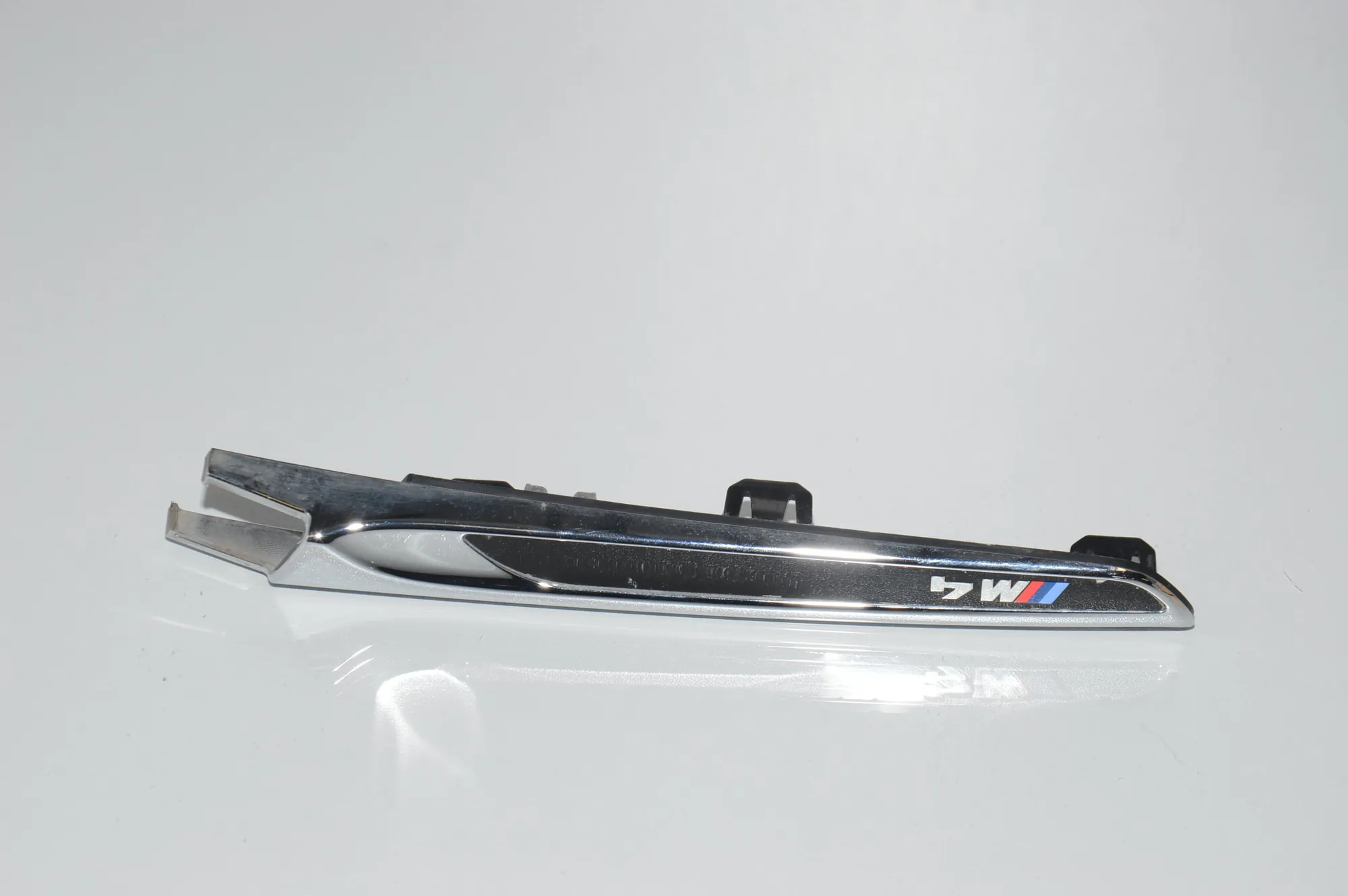 Front Right Fender Molding – OEM 51138055334 · BMW 4 Cabrio (F33, F83) BMW 4 Cabrio (F33, F83) M4 2015 – 2