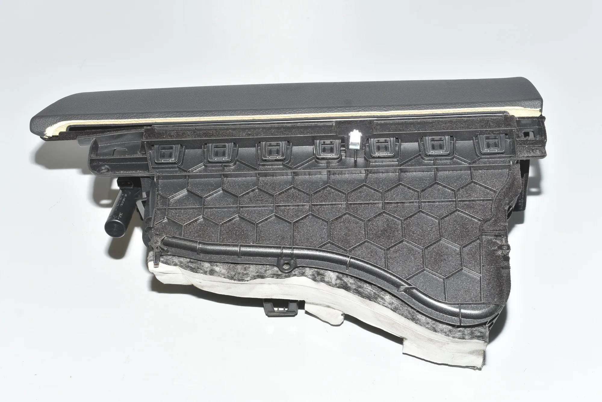 Glove Compartment – OEM 51169228284 · BMW 3 (F30, F80) 320 d Efficient Dynamics 2012 – 2