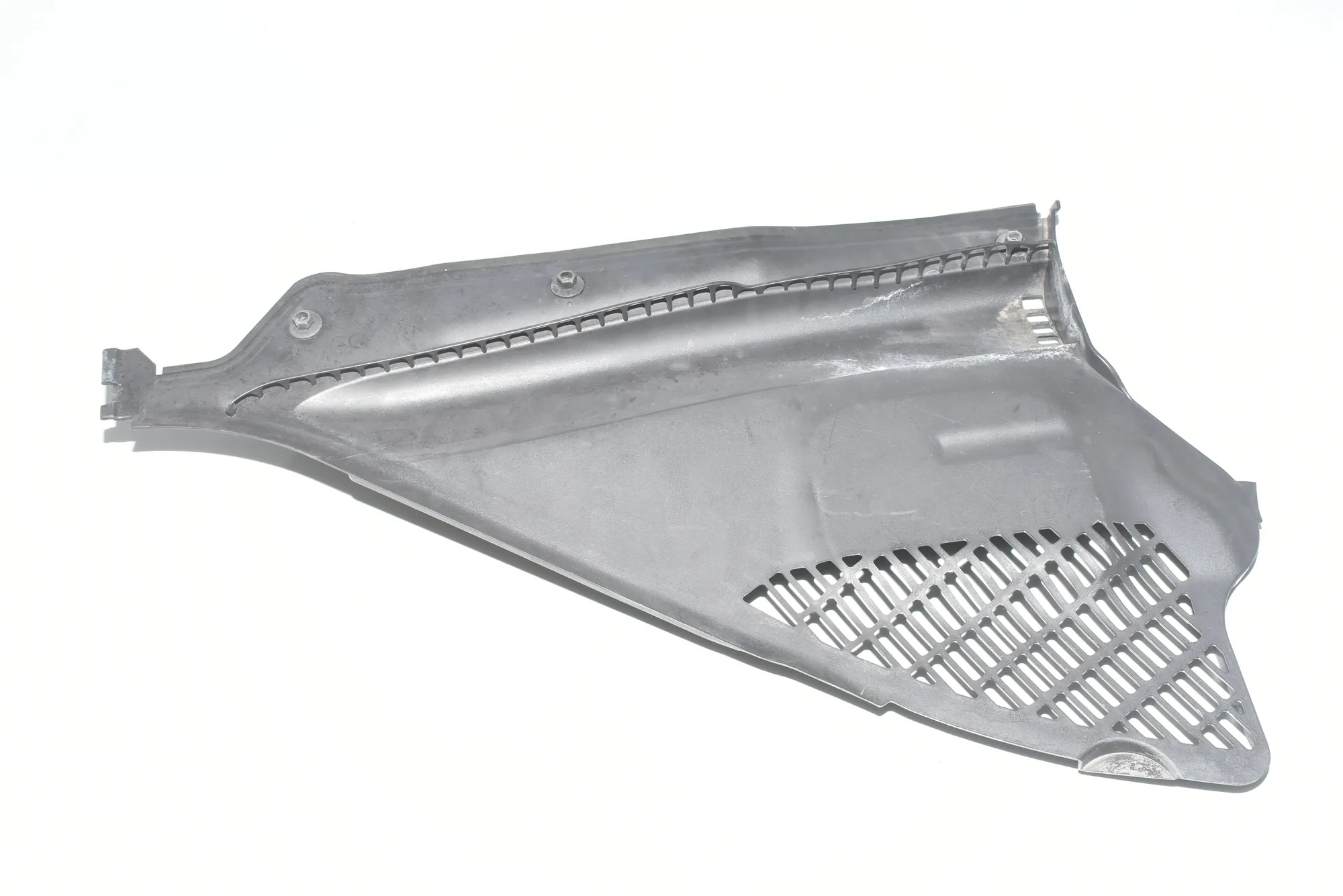 Front Wiper Cowl Trim – OEM 64319206486 · BMW 3 (F30, F80) 320 d Efficient Dynamics 2012