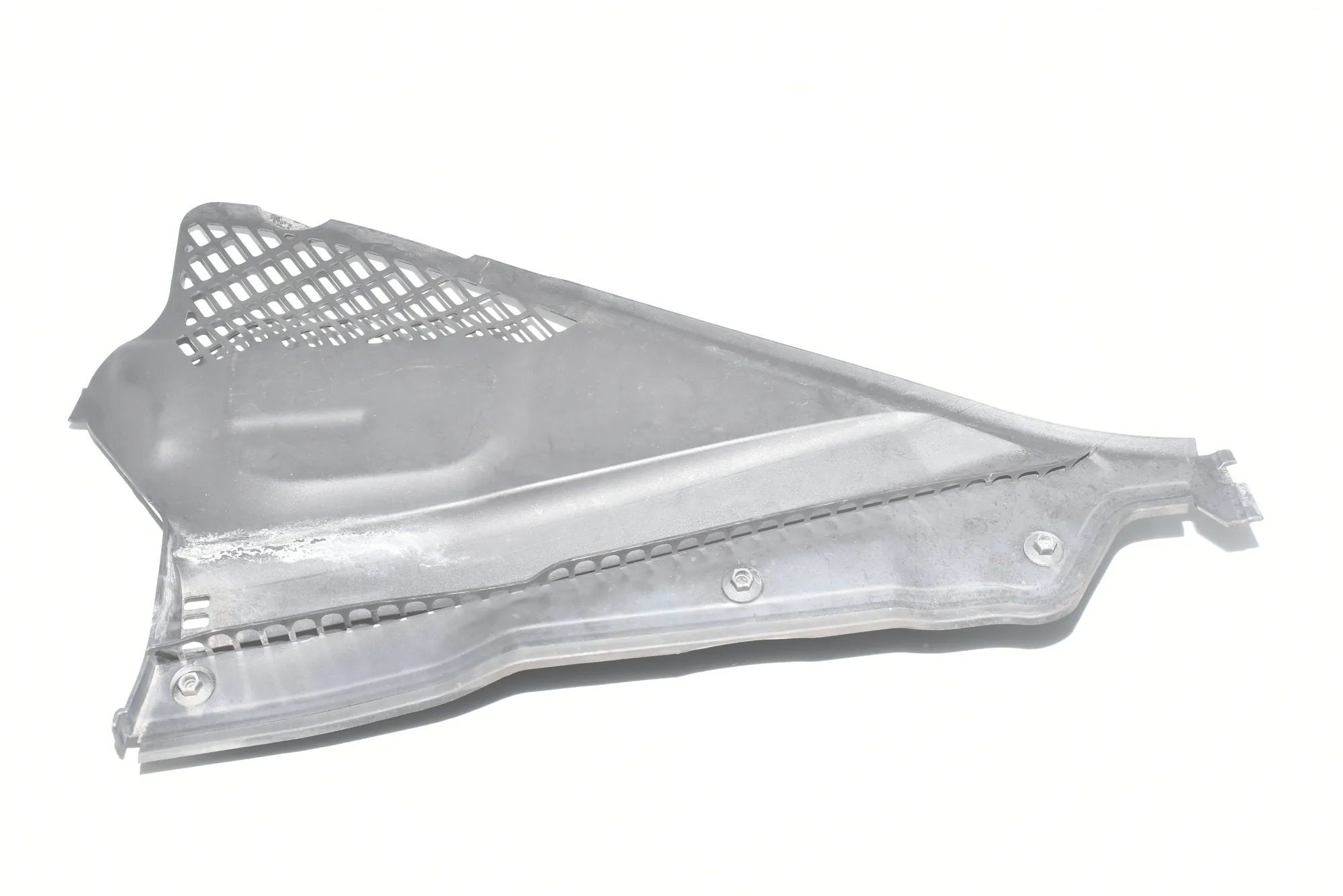 Front Wiper Cowl Trim – OEM 64319206486 · BMW 3 (F30, F80) 320 d Efficient Dynamics 2012 – 2