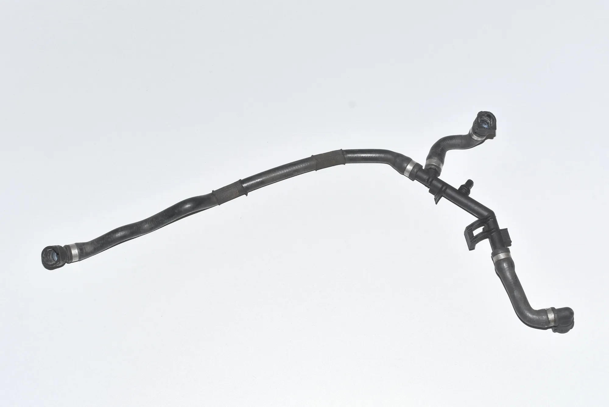 Coolant Hose Pipe – OEM 17127575431 · BMW 7 (F01, F02) BMW 7 (F01, F02) 750 i 2010 – 2