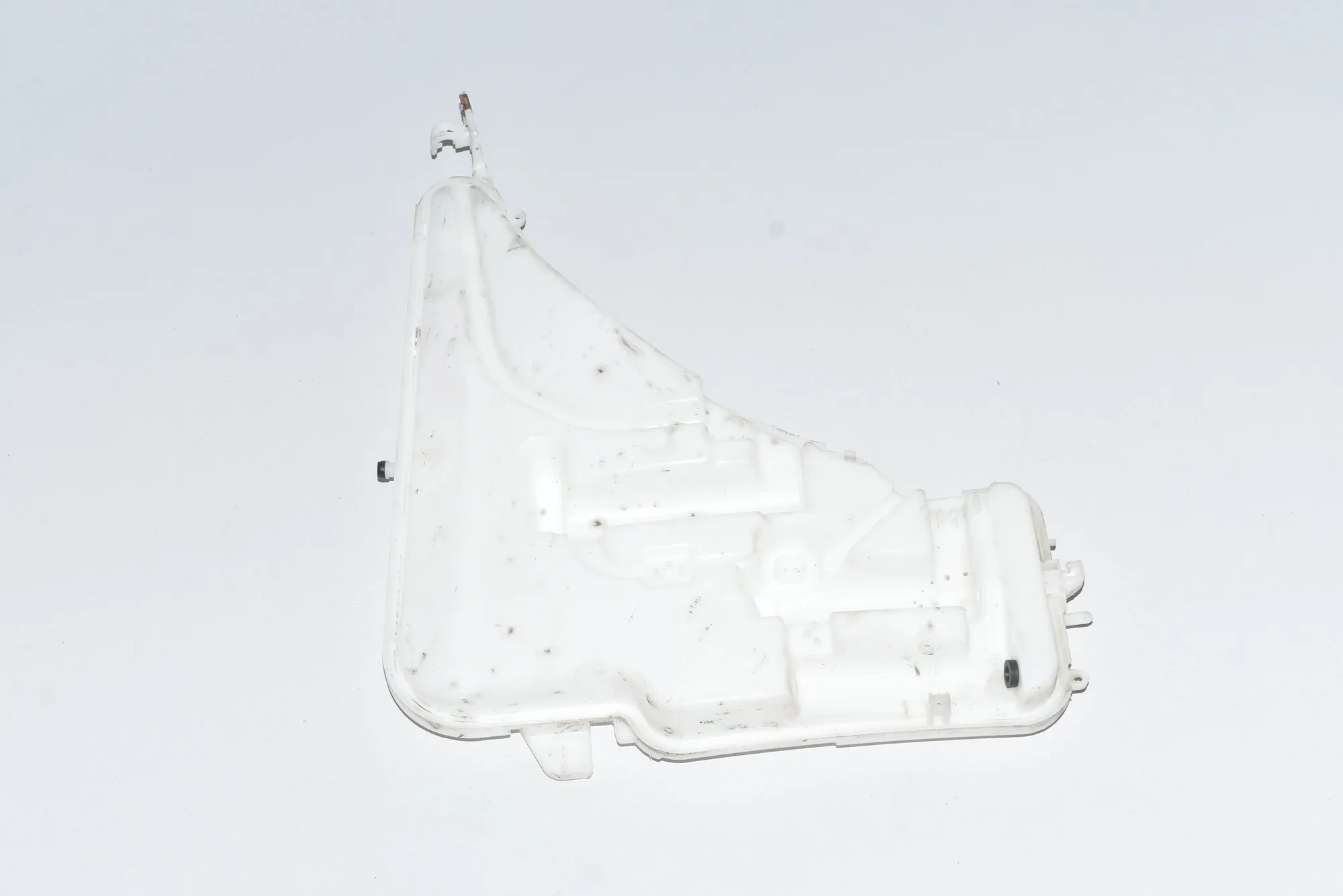 Window Washer Tank – OEM 61667241674 · BMW 3 Touring (F31) 335 d xDrive 2016 – 2