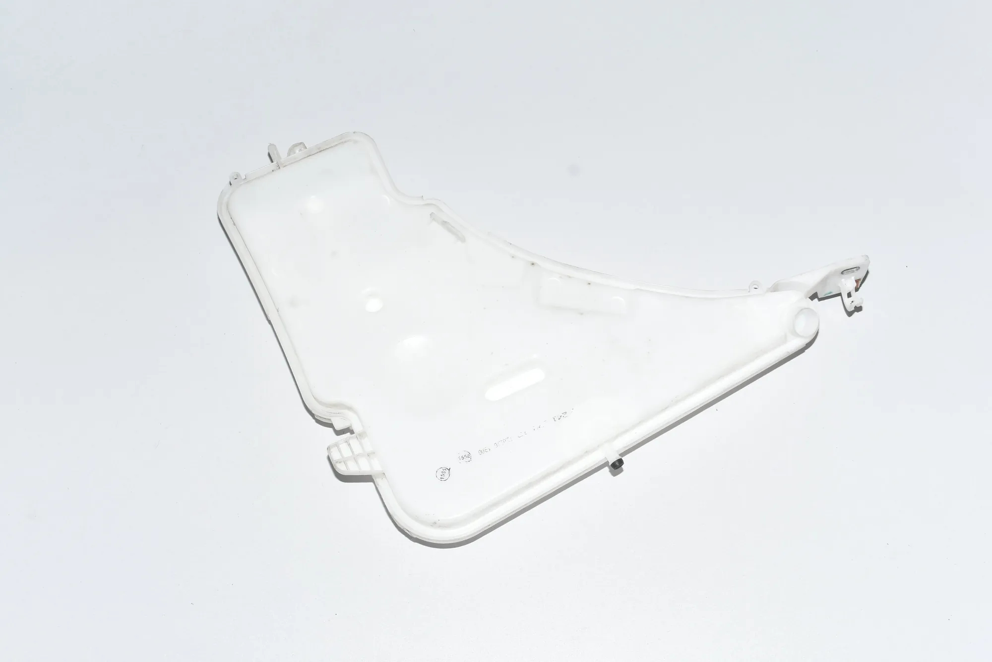 Window Washer Tank – OEM 61667241674 · BMW 3 Touring (F31) 335 d xDrive 2016 – 3