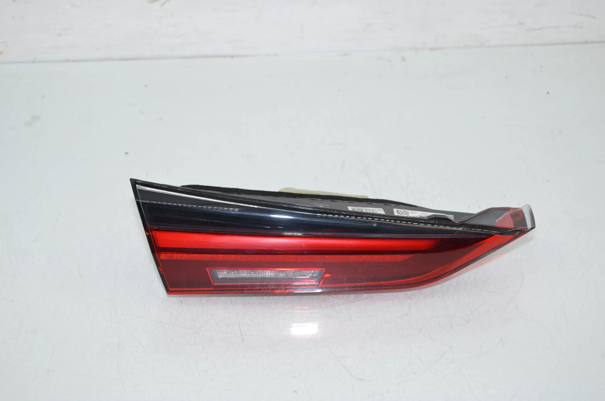 Left Side Tailgate Tail Light – OEM 7477607 · BMW i4 (G26) BMW i4 (G26) M50 2022