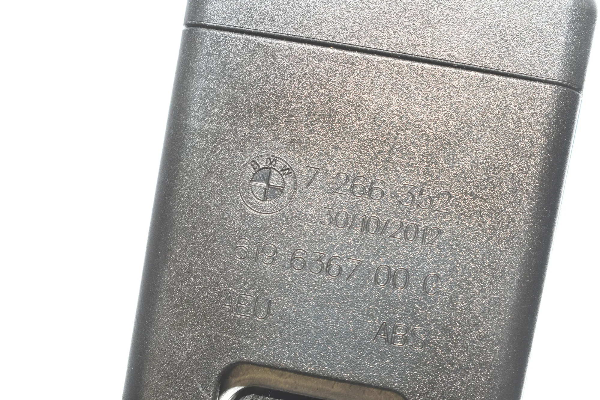 Rear Left Seat Buckle – OEM 72117266352 · BMW 3 (F30, F80) 320 d Efficient Dynamics 2012 – 4