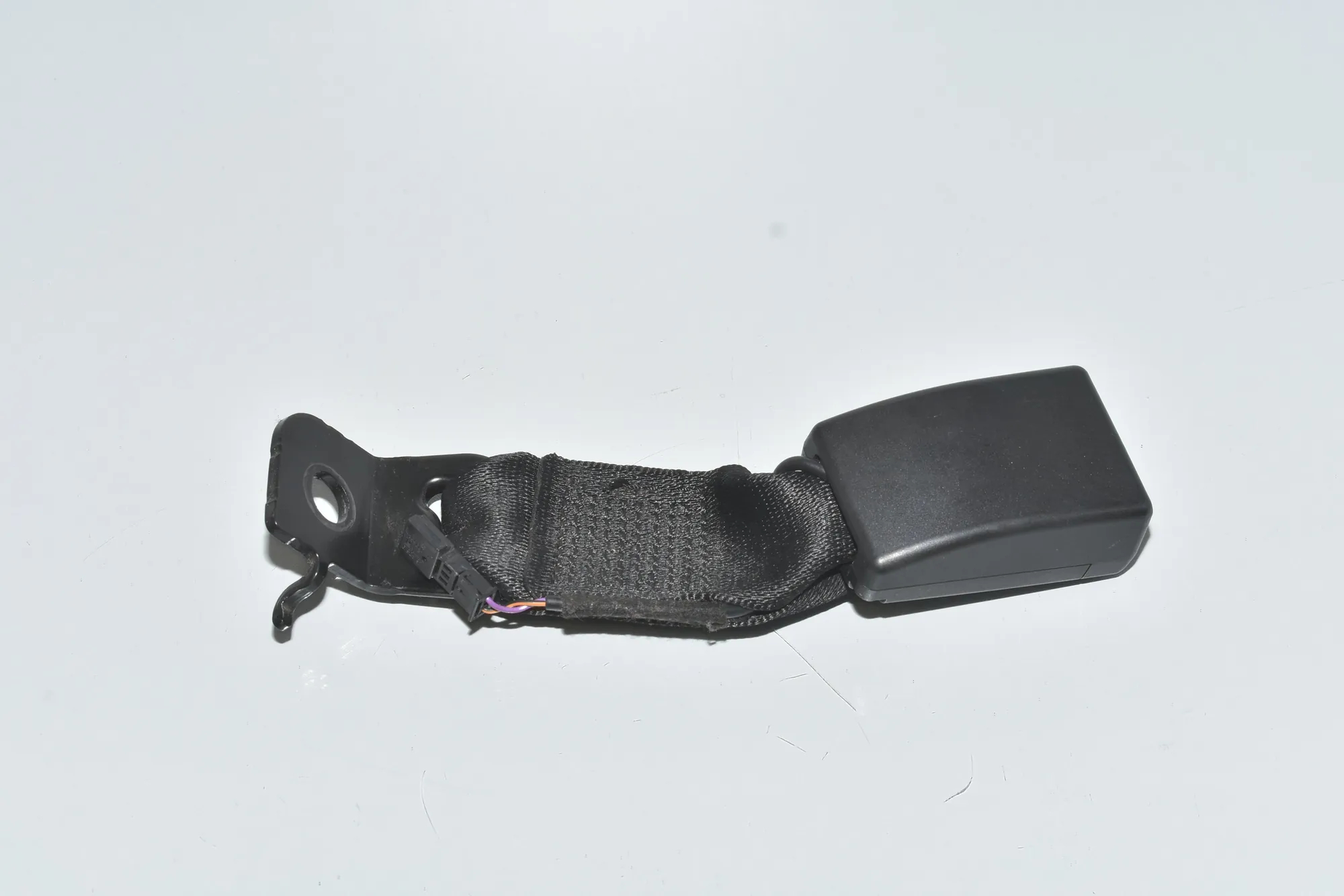 Rear Left Seat Buckle – OEM 72117266352 · BMW 3 (F30, F80) 320 d Efficient Dynamics 2012 – 3