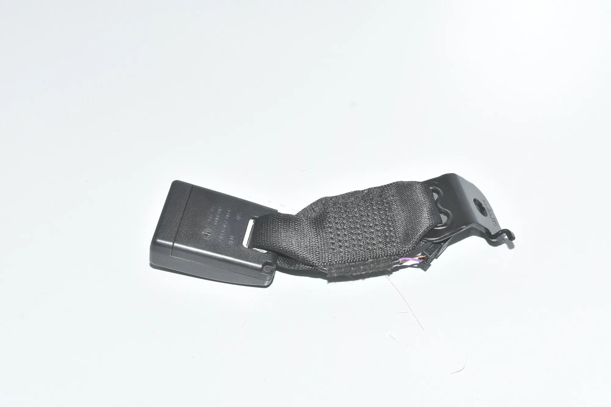 Rear Left Seat Buckle – OEM 72117266352 · BMW 3 (F30, F80) 320 d Efficient Dynamics 2012