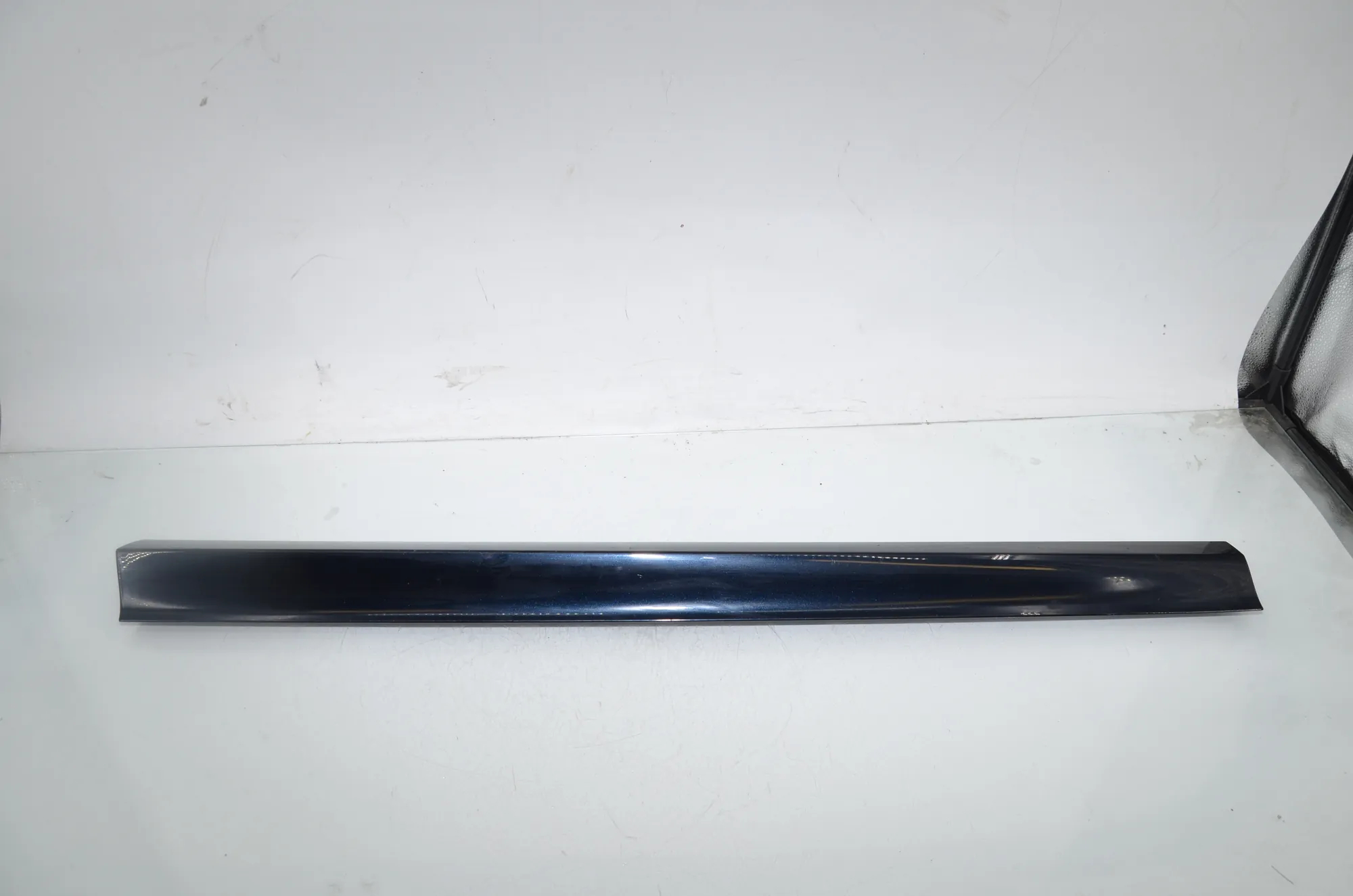 Front Left Door Lower Molding – OEM 8094303 · BMW iX3 (G08) BMW iX3 (G08) Electric (286 HP) 2022 – 2