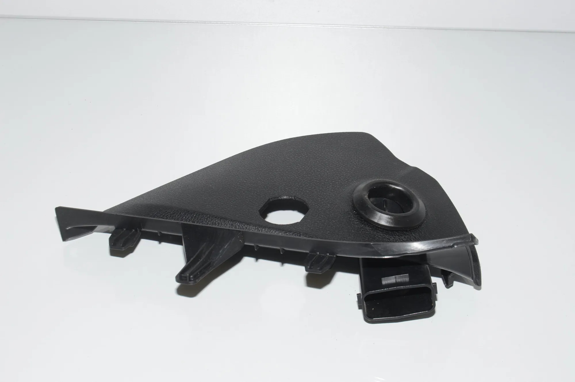 Dashboard Side Trim – OEM 9197493 · BMW 6 Gran Coupe (F06) 640 d xDrive 2015 – 2