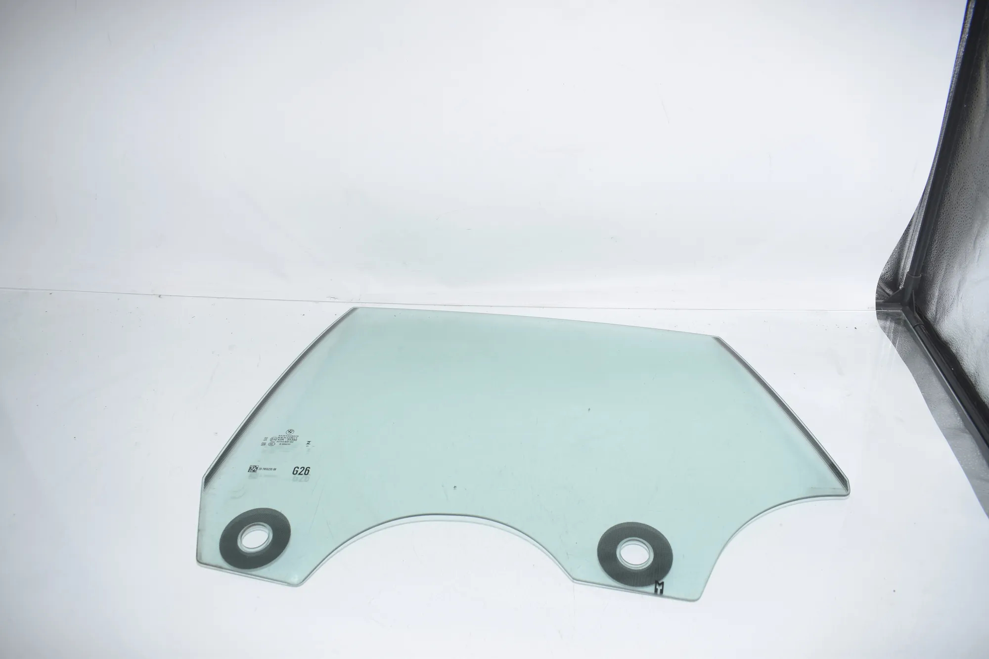 Rear Left Door Window – OEM 7955235 · BMW i4 (G26) BMW i4 (G26) eDrive35 2022