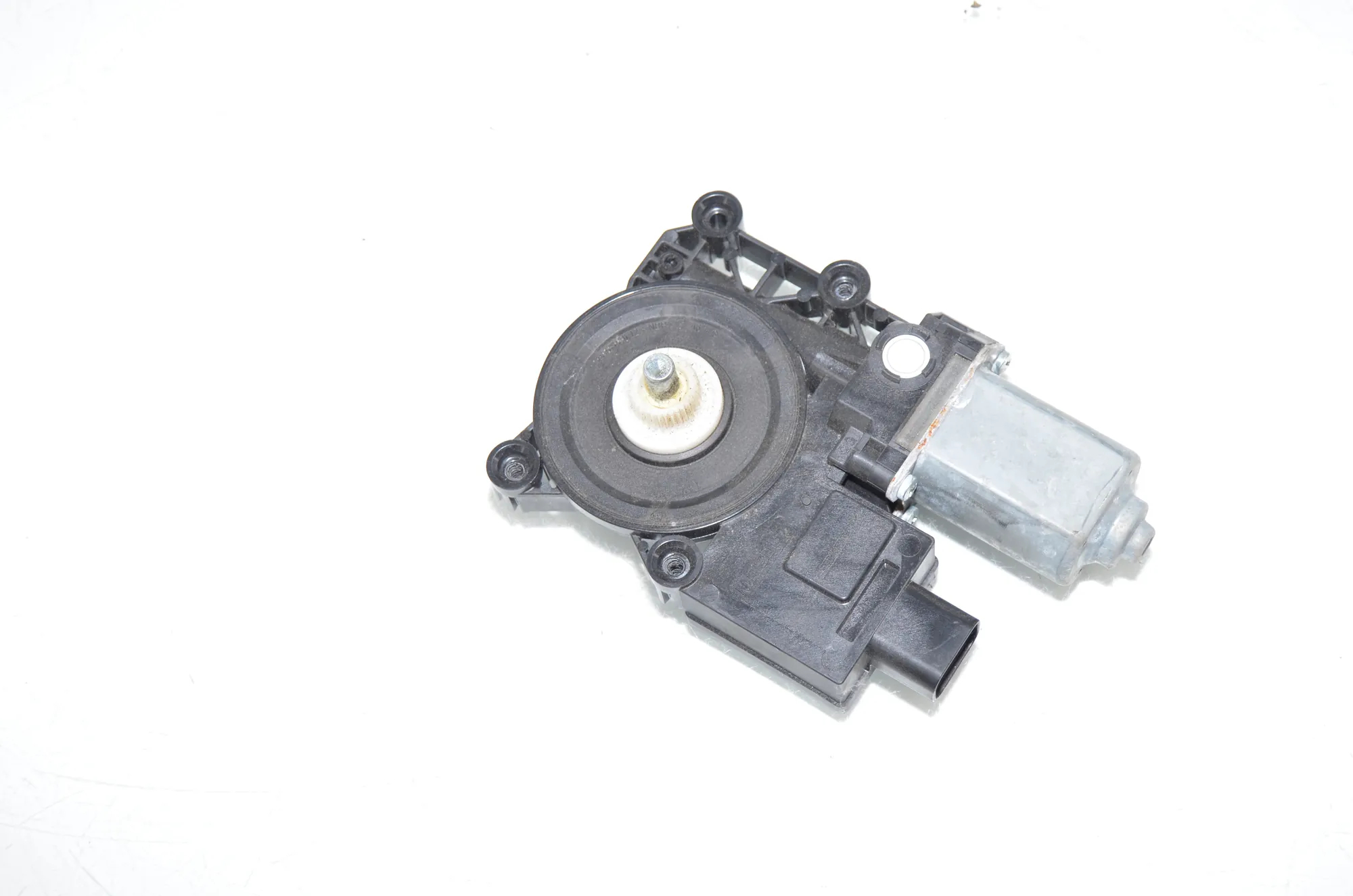 Rear Left Door Window Control Motor – OEM 9854231 · BMW i4 (G26) BMW i4 (G26) eDrive35 2022 – 3