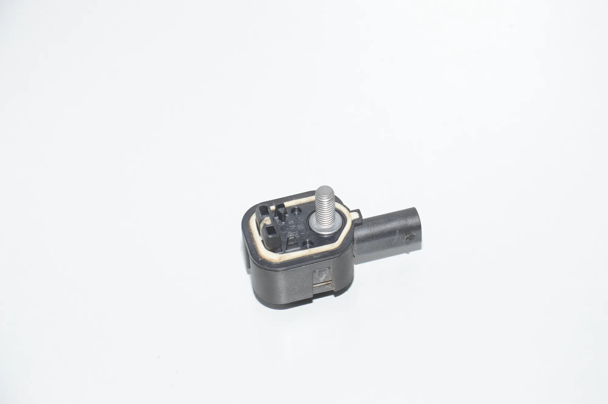 Right Side Impact Sensor – OEM 9224178 · BMW 6 Gran Coupe (F06) 640 d xDrive 2015 – 2