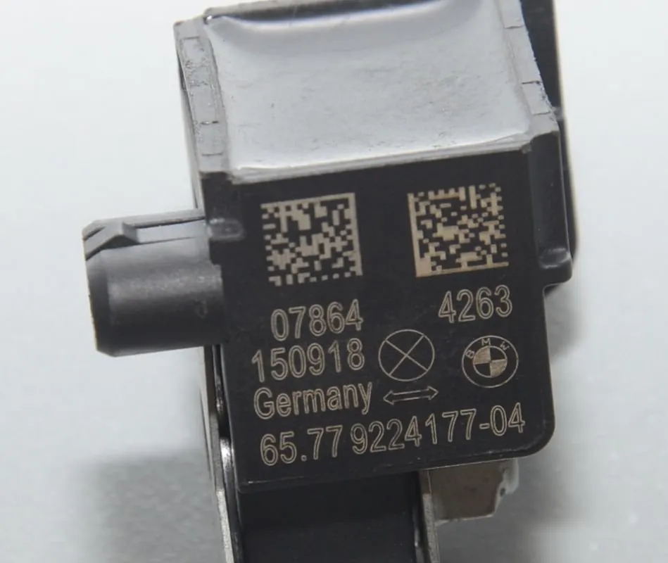 Front Right Impact Sensor – OEM 9224177 · BMW 6 Gran Coupe (F06) 640 d xDrive 2015 – 5