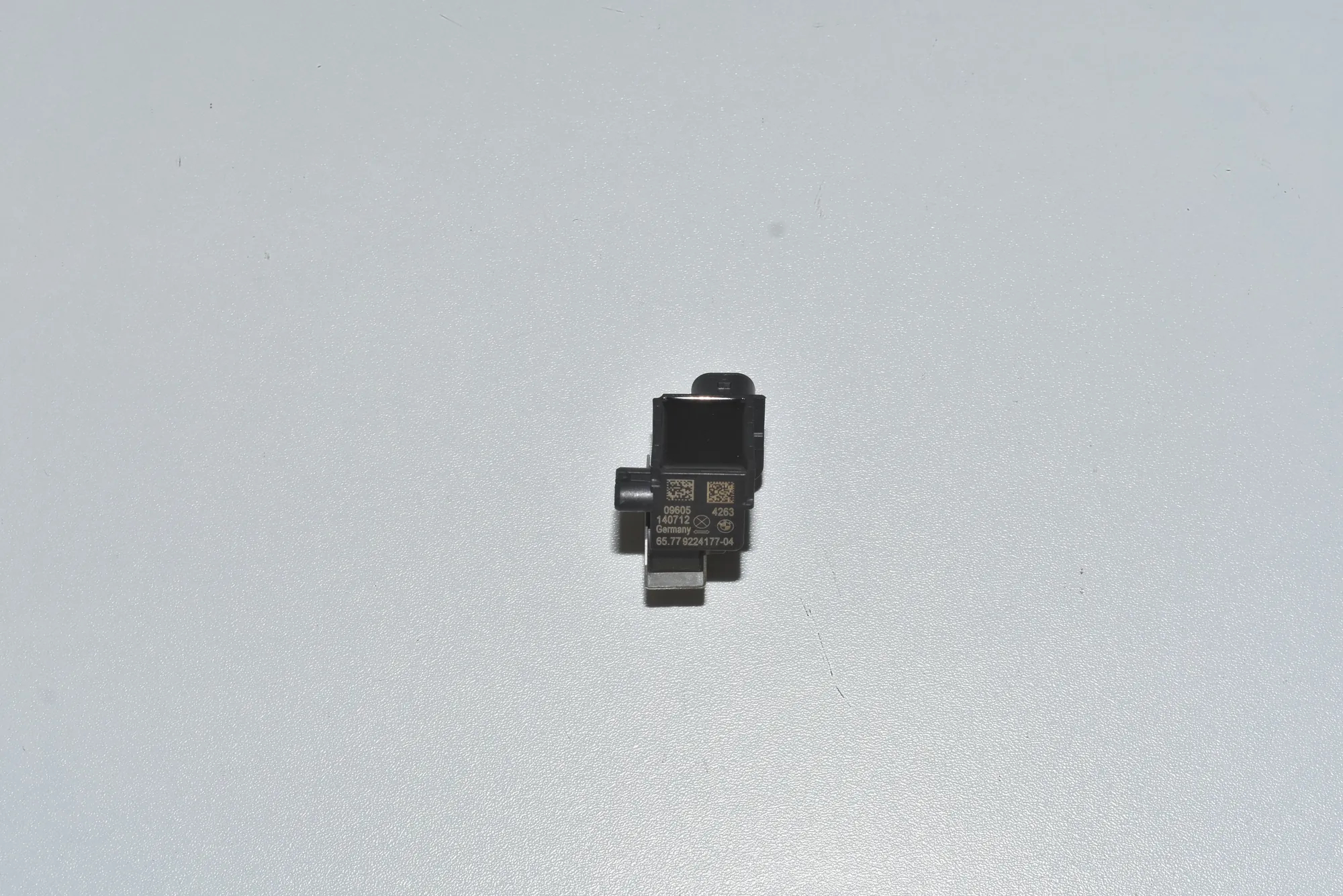 Front Right Impact Sensor – OEM 65779224177 · BMW 5 Touring (F11) 530 d 2014 – 3