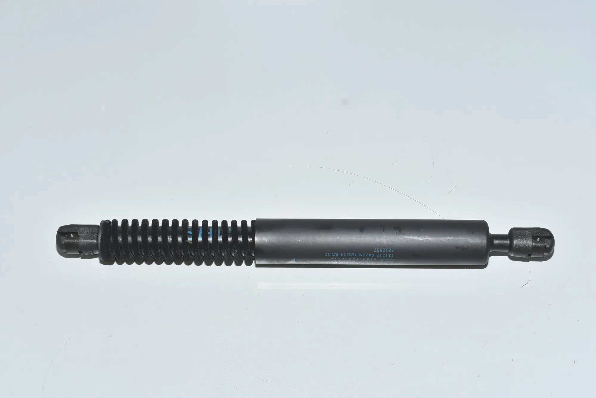 Left Side Tailgate Gas Strut – OEM 51247210557 · BMW 5 Touring (F11) 530 d 2014