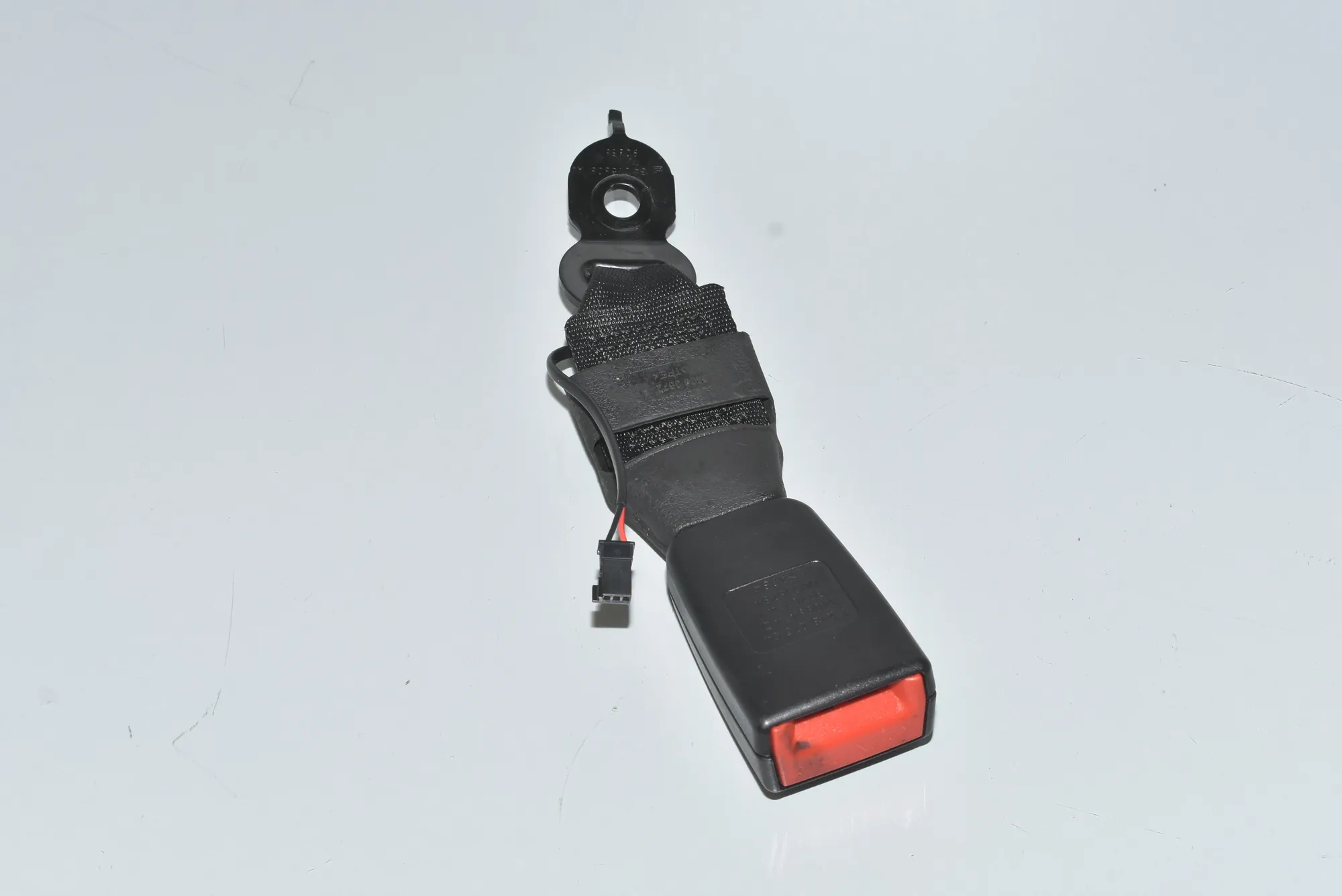 Rear Middle Seat Buckle – OEM 72117243275 · BMW 5 Touring (F11) 530 d 2014 – 2