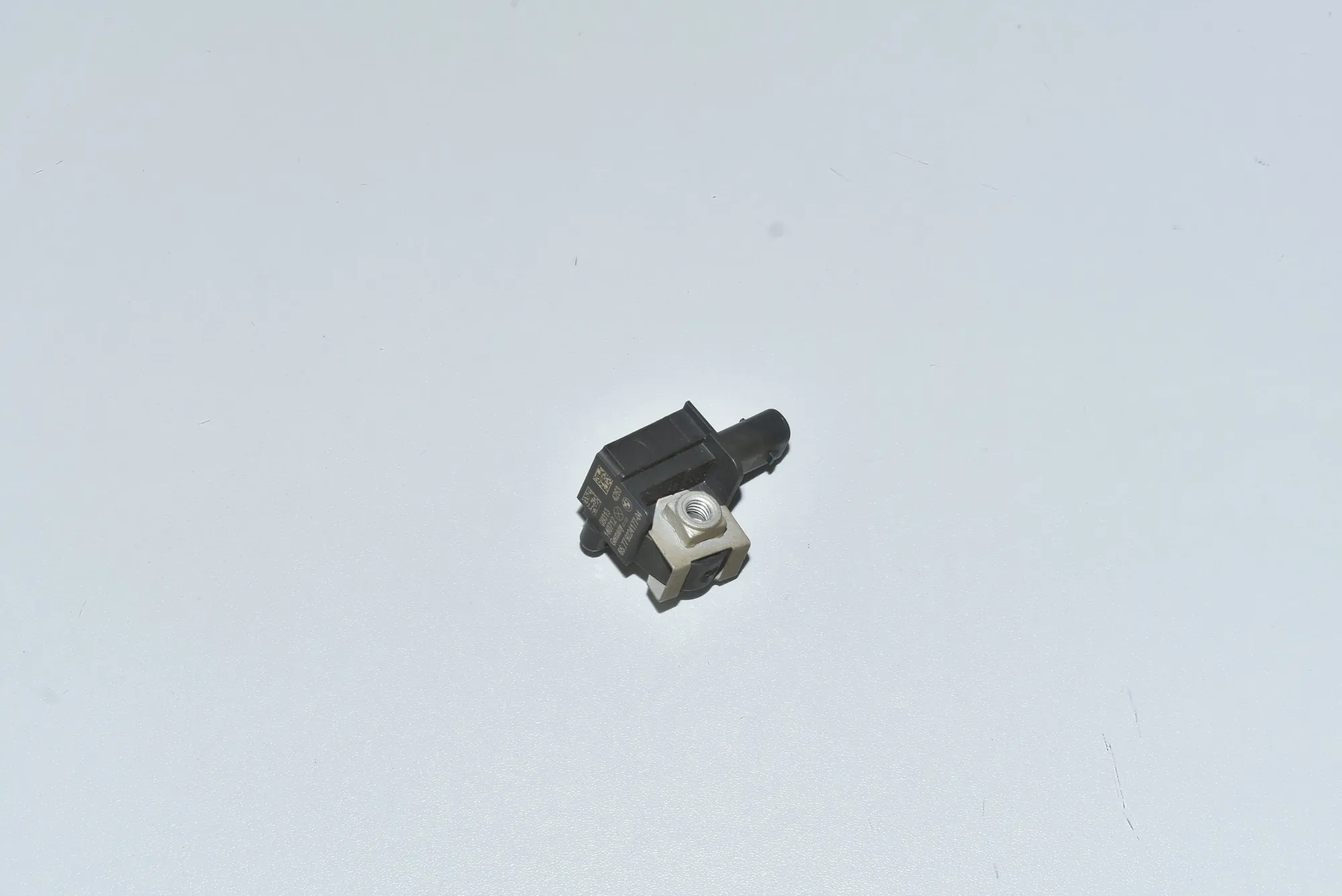 Front Left Impact Sensor – OEM 65779224177 · BMW 5 Touring (F11) 530 d 2014