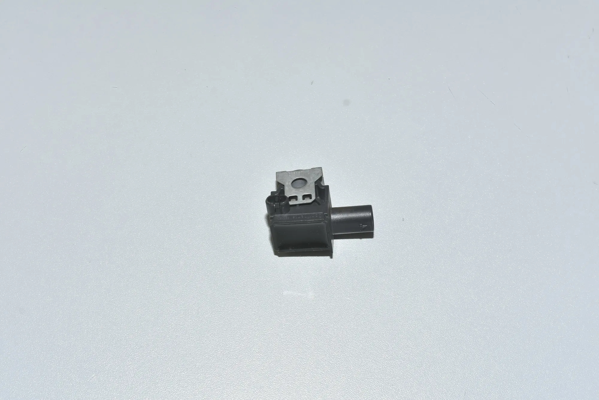 Front Left Impact Sensor – OEM 65779224177 · BMW 5 Touring (F11) 530 d 2014 – 3