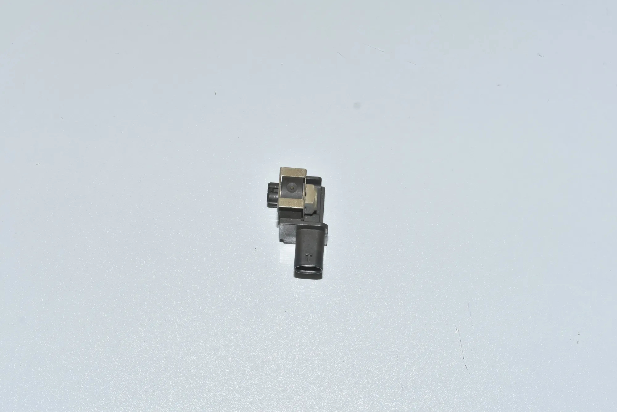 Front Left Impact Sensor – OEM 65779224177 · BMW 5 Touring (F11) 530 d 2014 – 2