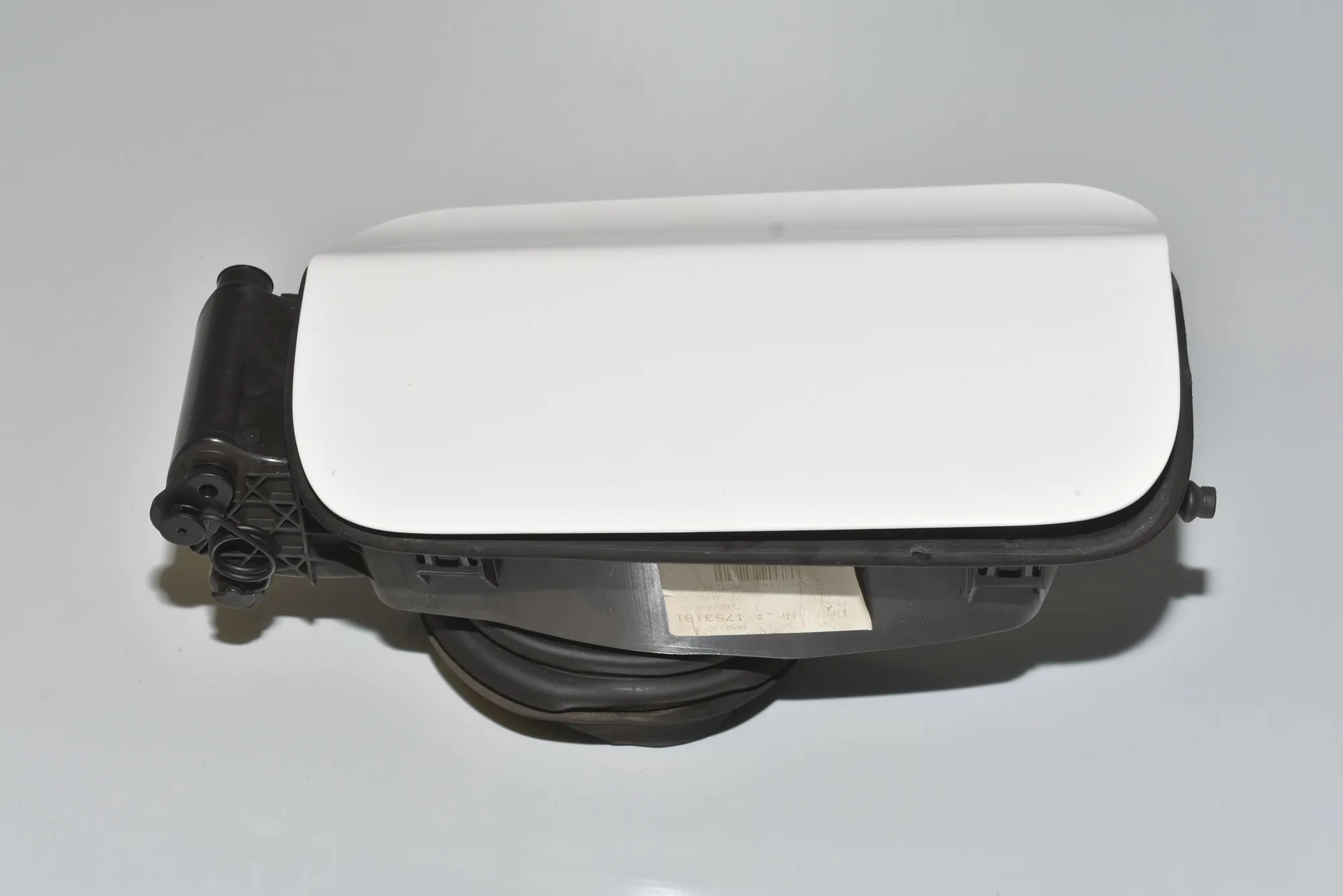 Fuel Tank Flap Cap – OEM 51177206558 · BMW 5 Touring (F11) 530 d 2014 – 3