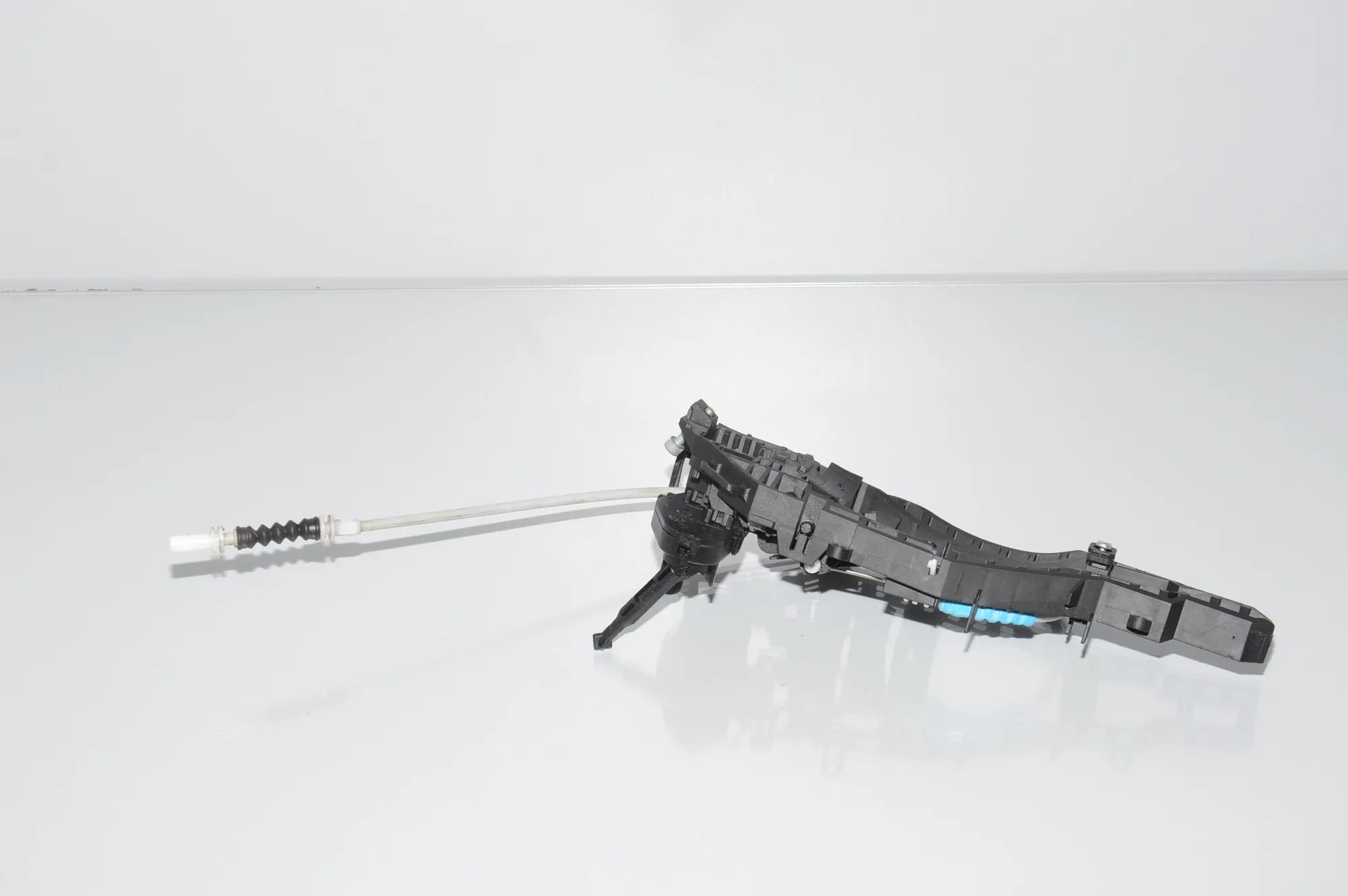 Front Right Door Interior Handle Frame – OEM 7380550 · BMW 4 Gran Coupe (F36) BMW 4 Gran Coupe (F36) 430 i 2018 – 2