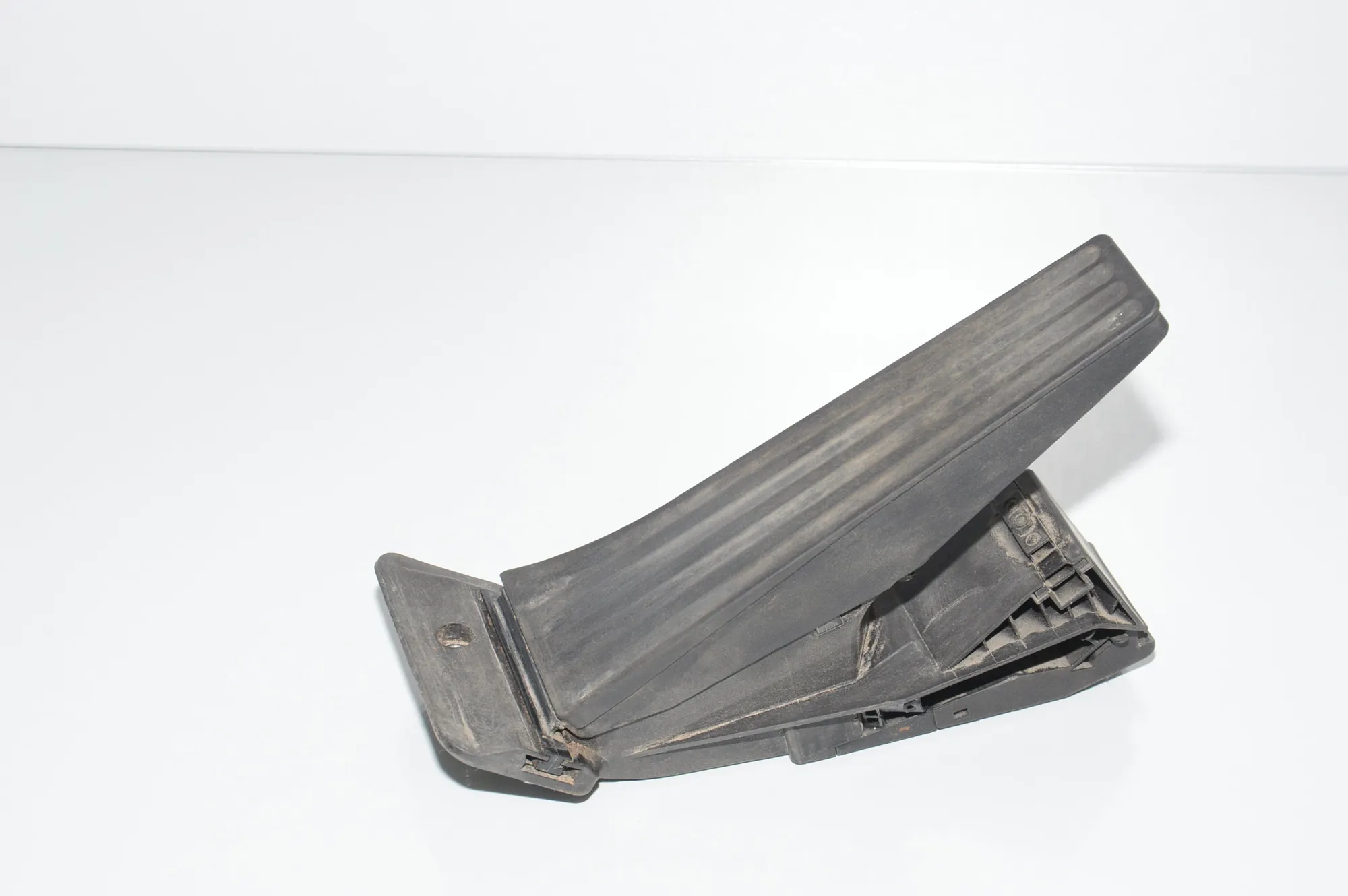 Throttle Pedal – OEM 6858574 · BMW 5 Touring (F11) 530 d 2012 – 2