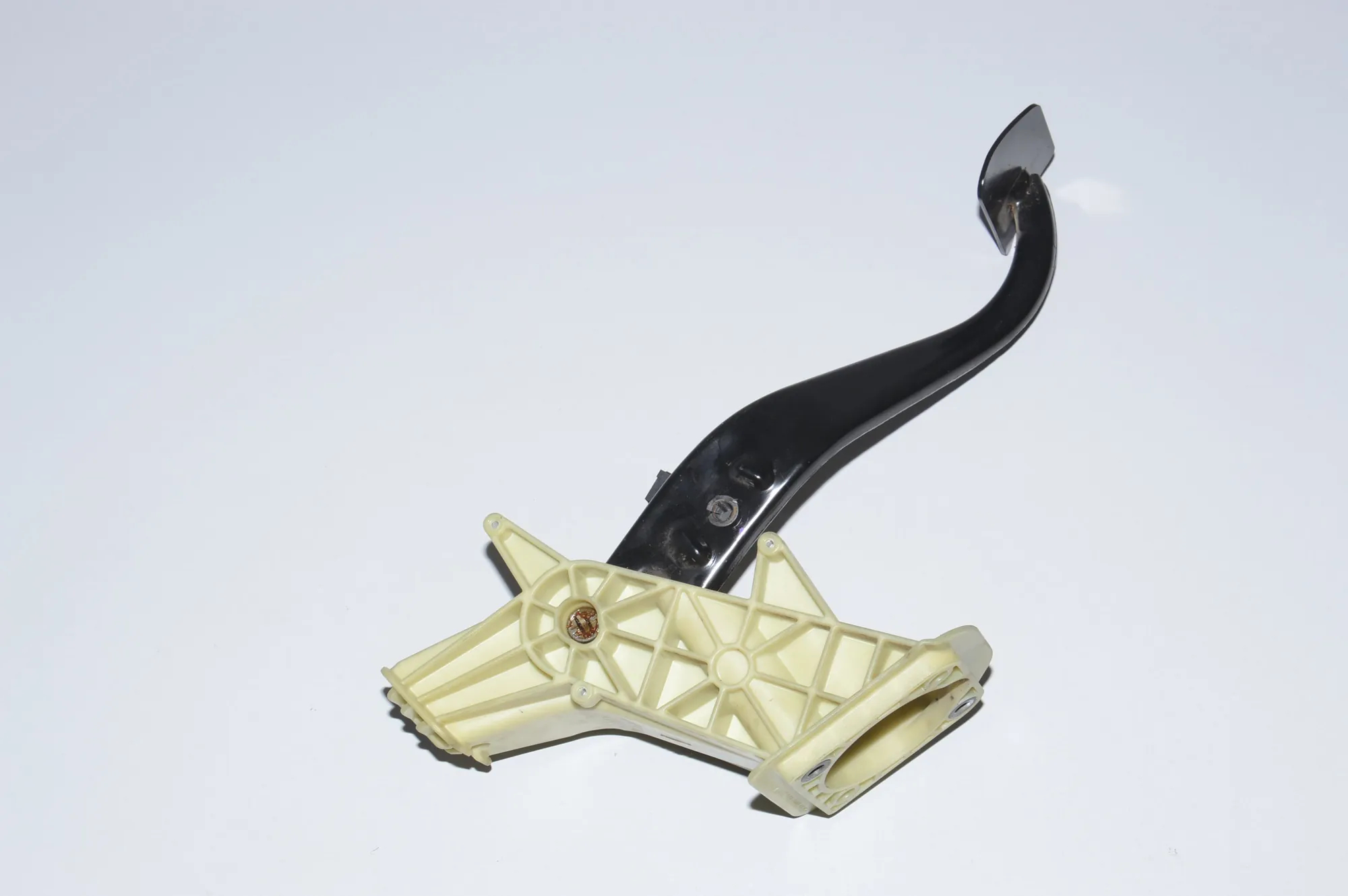 Brake Pedal – OEM 6775368 · BMW 5 Touring (F11) 530 d 2012 – 4