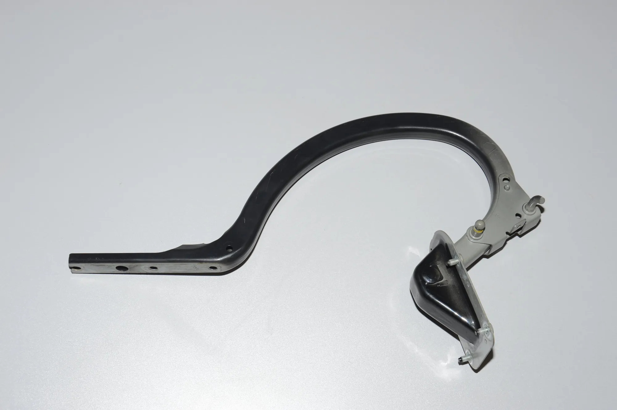 Left Side Bootlid Hinge – OEM 41627204237 · BMW 5 (F10) 525 d 2010 – 3