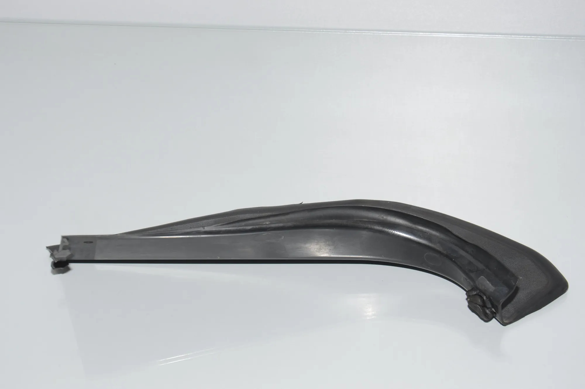 Rear Tailgate Left Side Drip Rail Trim – OEM 7204375 · BMW 5 (F10) 525 d 2010 – 3