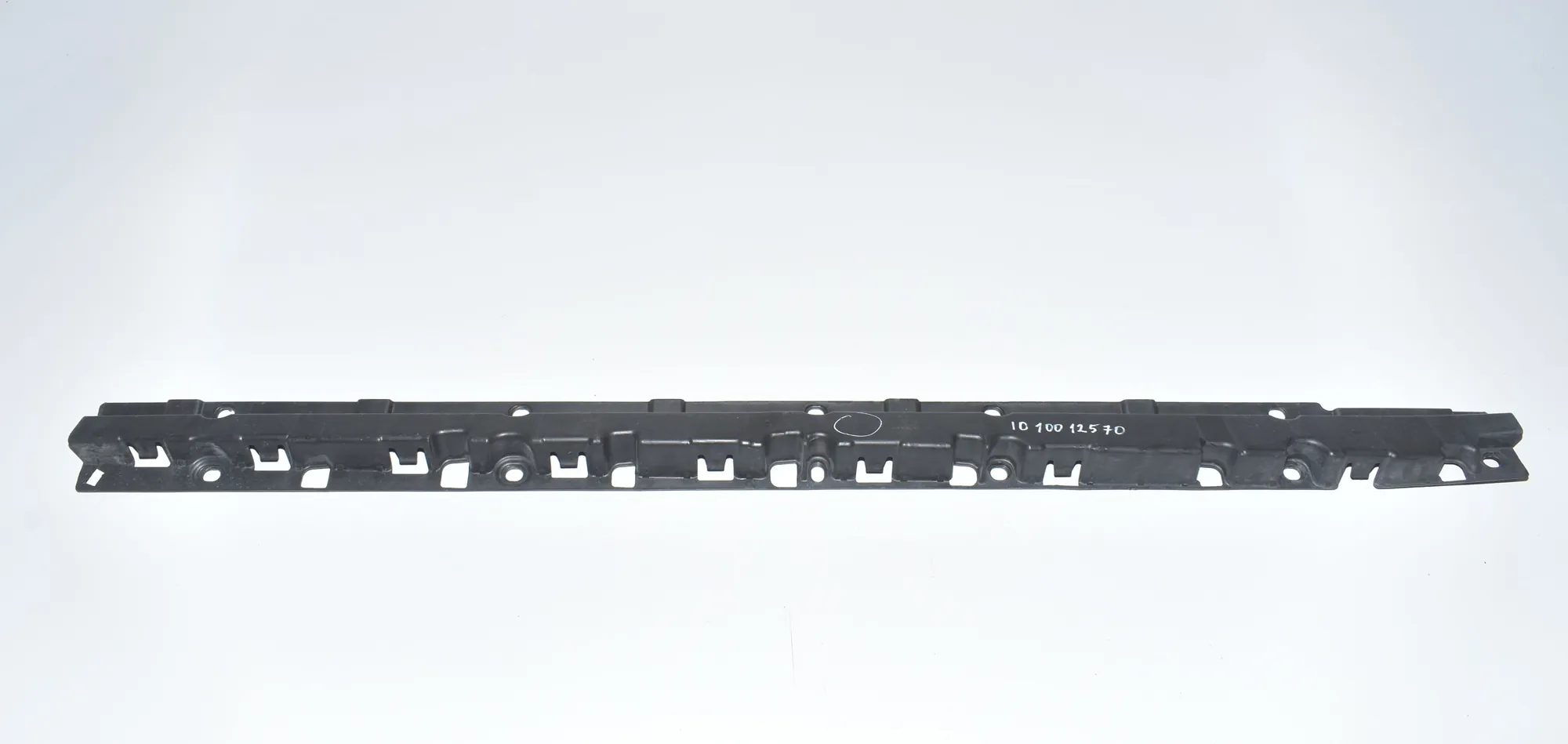 Sideskirt Bracket – OEM 51777207196 · BMW X5 (E70) M 50 d 2012