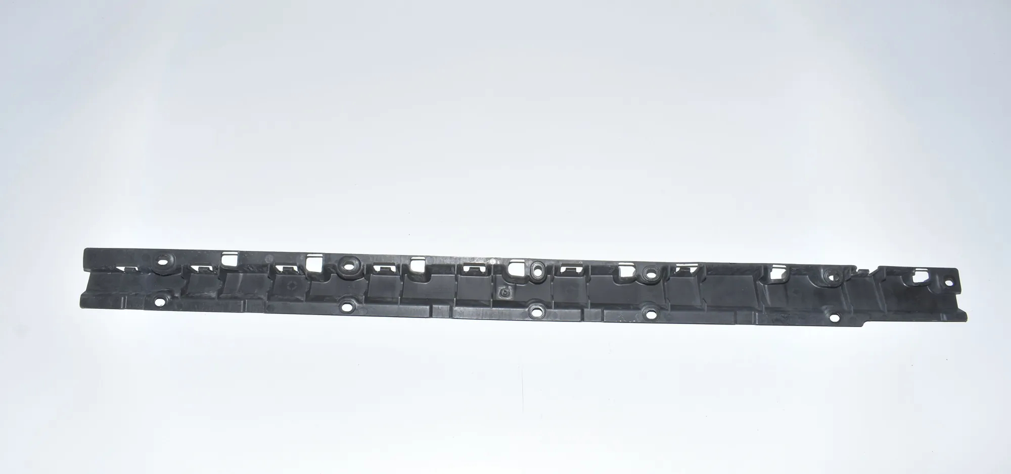 Sideskirt Bracket – OEM 51777207196 · BMW X5 (E70) M 50 d 2012 – 2