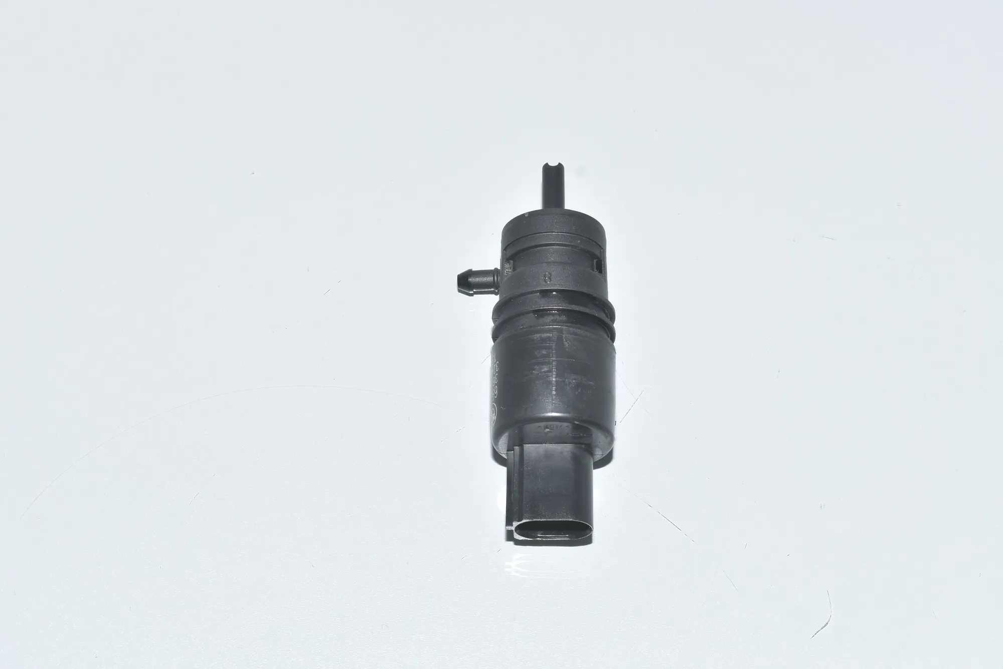 Washer Tank Motor – OEM 67126934160 · BMW 5 Touring (F11) 530 d 2012 – 2