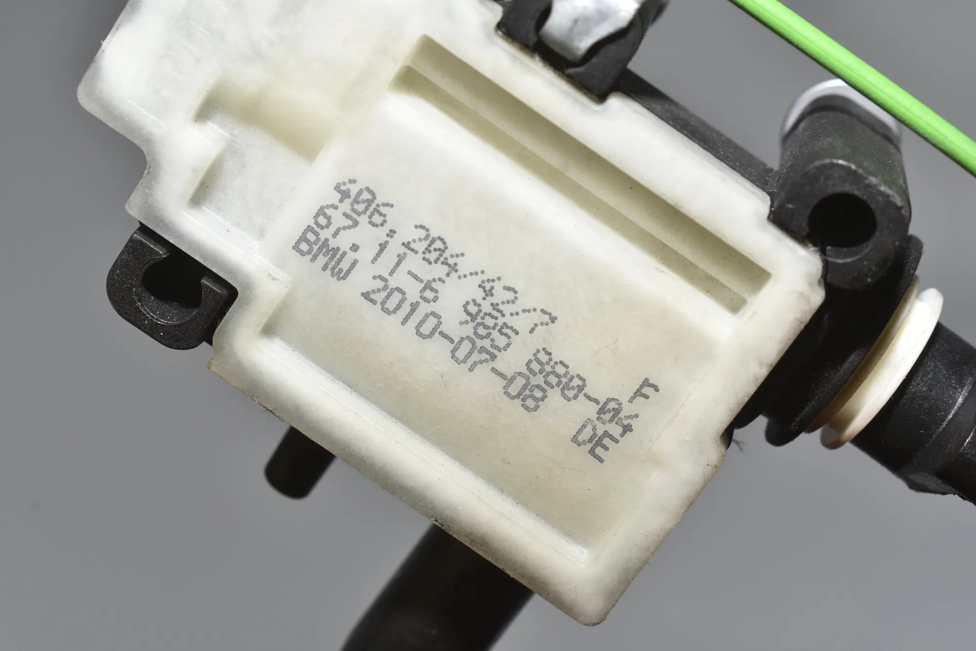 Fuel Tank Cover Lock – OEM 67116985880 · BMW 3 Touring (E91) 330 d xDrive 2010 – 4