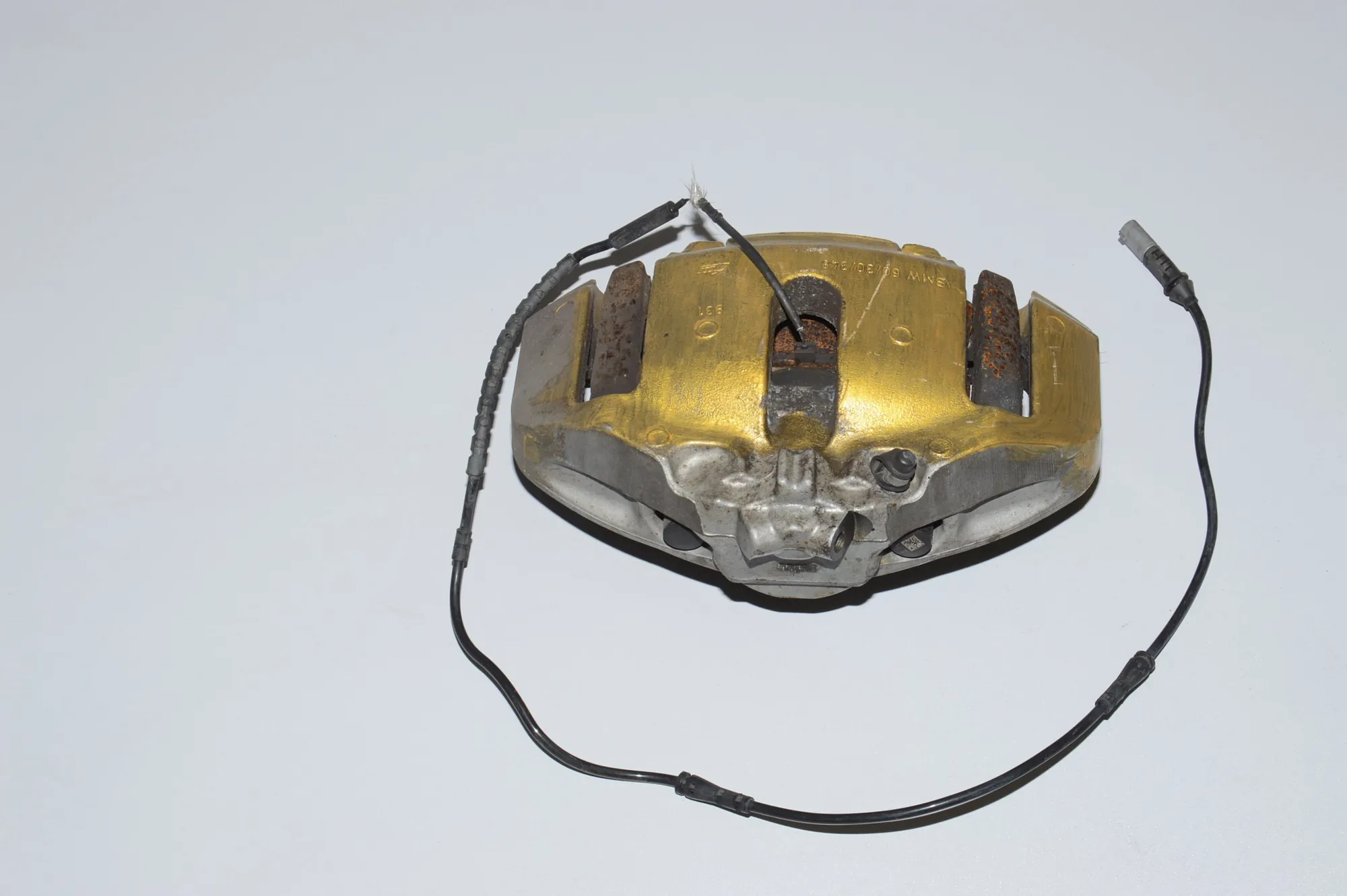 Front Left Brake Caliper – OEM 34116792689 · BMW 5 Touring (F11) 530 d 2013