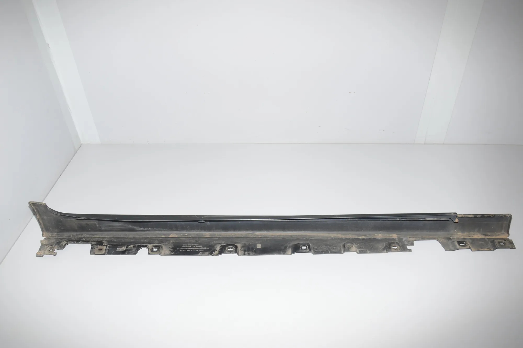 Left Side Plastic Sideskirt Cover – OEM 7184773 · BMW 5 Touring (F11) 530 d 2012 – 3