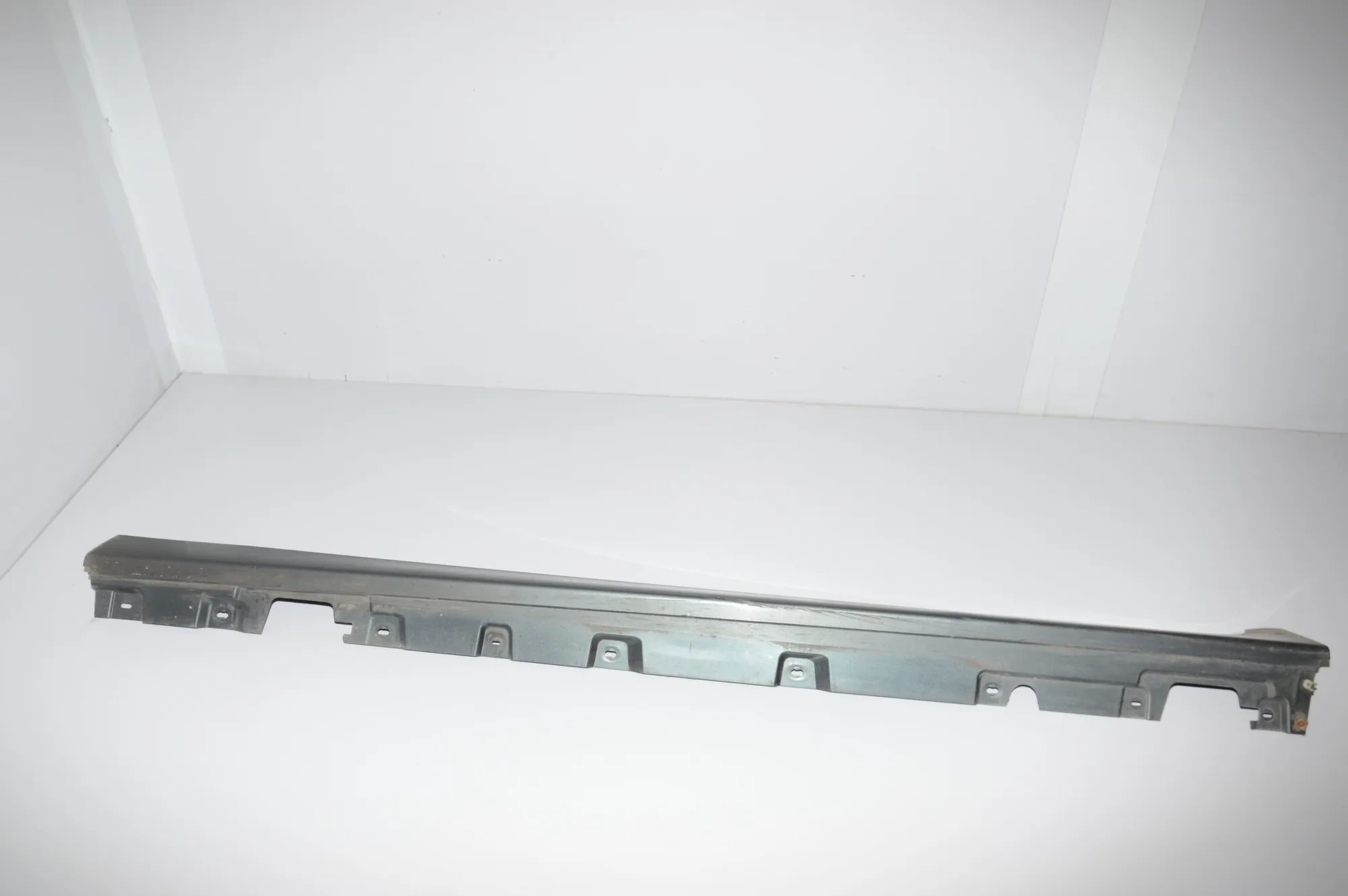 Left Side Plastic Sideskirt Cover – OEM 7184773 · BMW 5 Touring (F11) 530 d 2012 – 2
