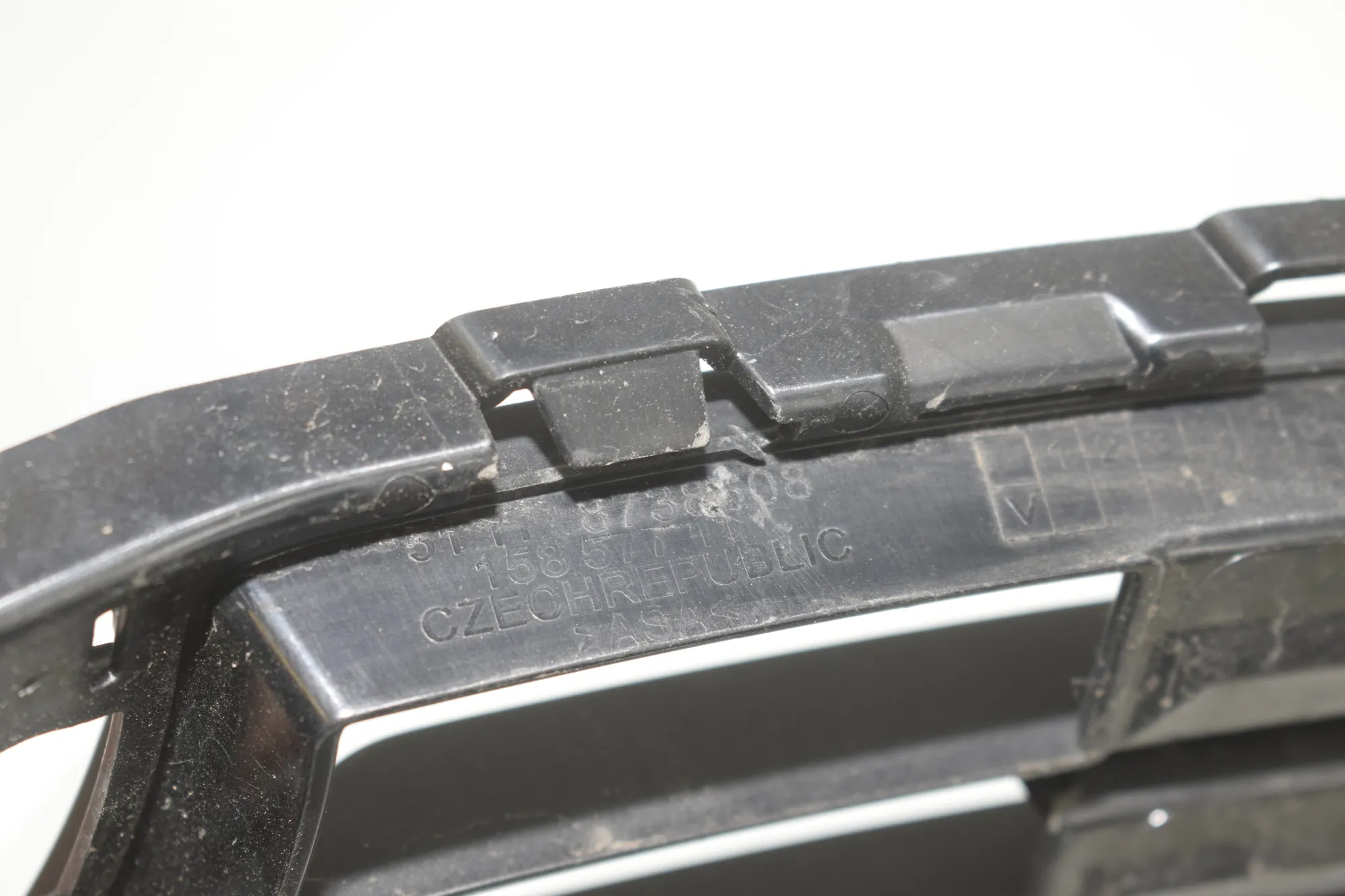Front Right Grill – OEM 8738608 · BMW i4 (G26) BMW i4 (G26) eDrive35 2022 – 4